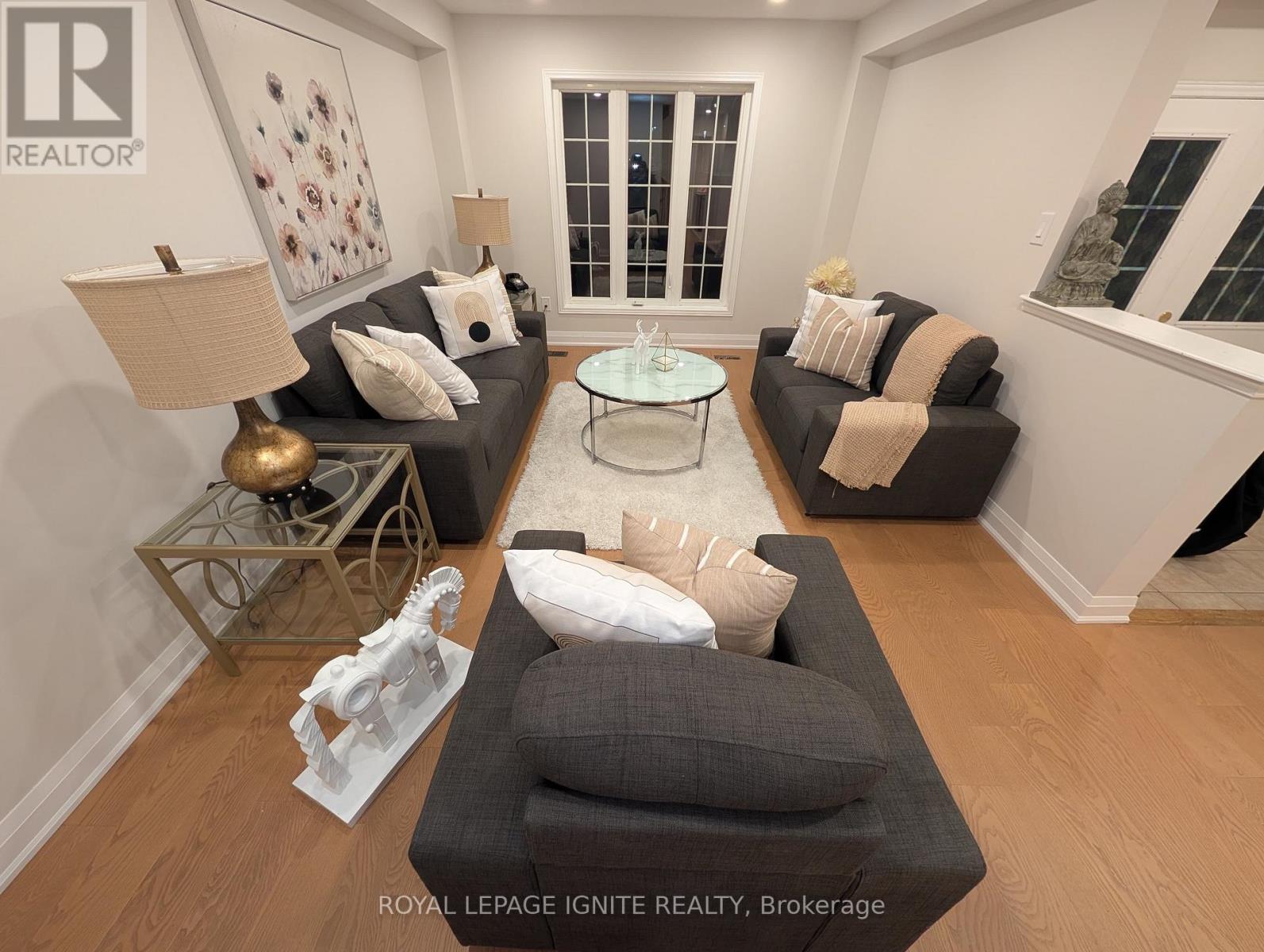 550 Hoover Park Drive, Whitchurch-Stouffville, Ontario  L4A 0S8 - Photo 5 - N13467786