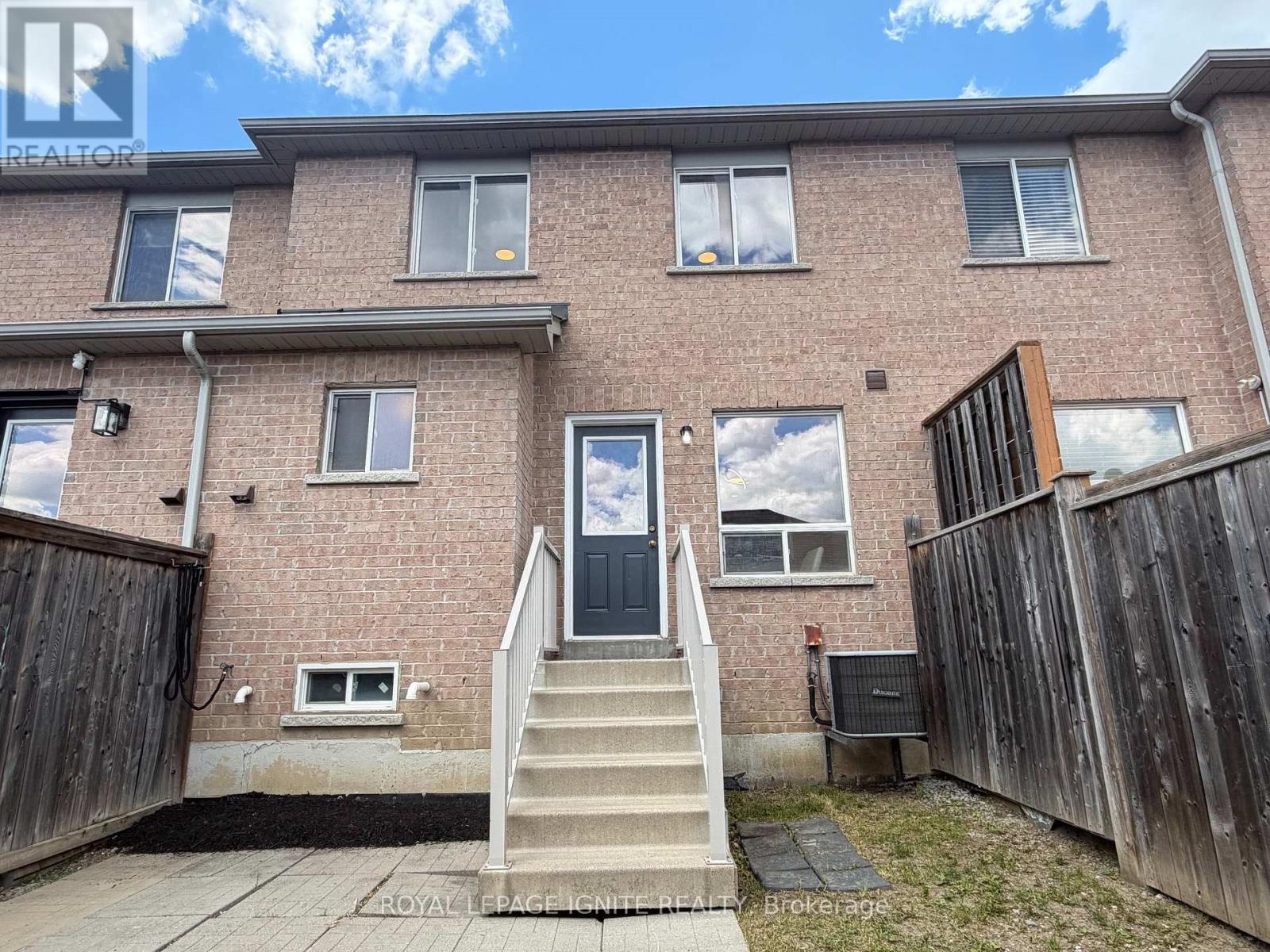 550 Hoover Park Drive, Whitchurch-Stouffville, Ontario  L4A 0S8 - Photo 23 - N13467786