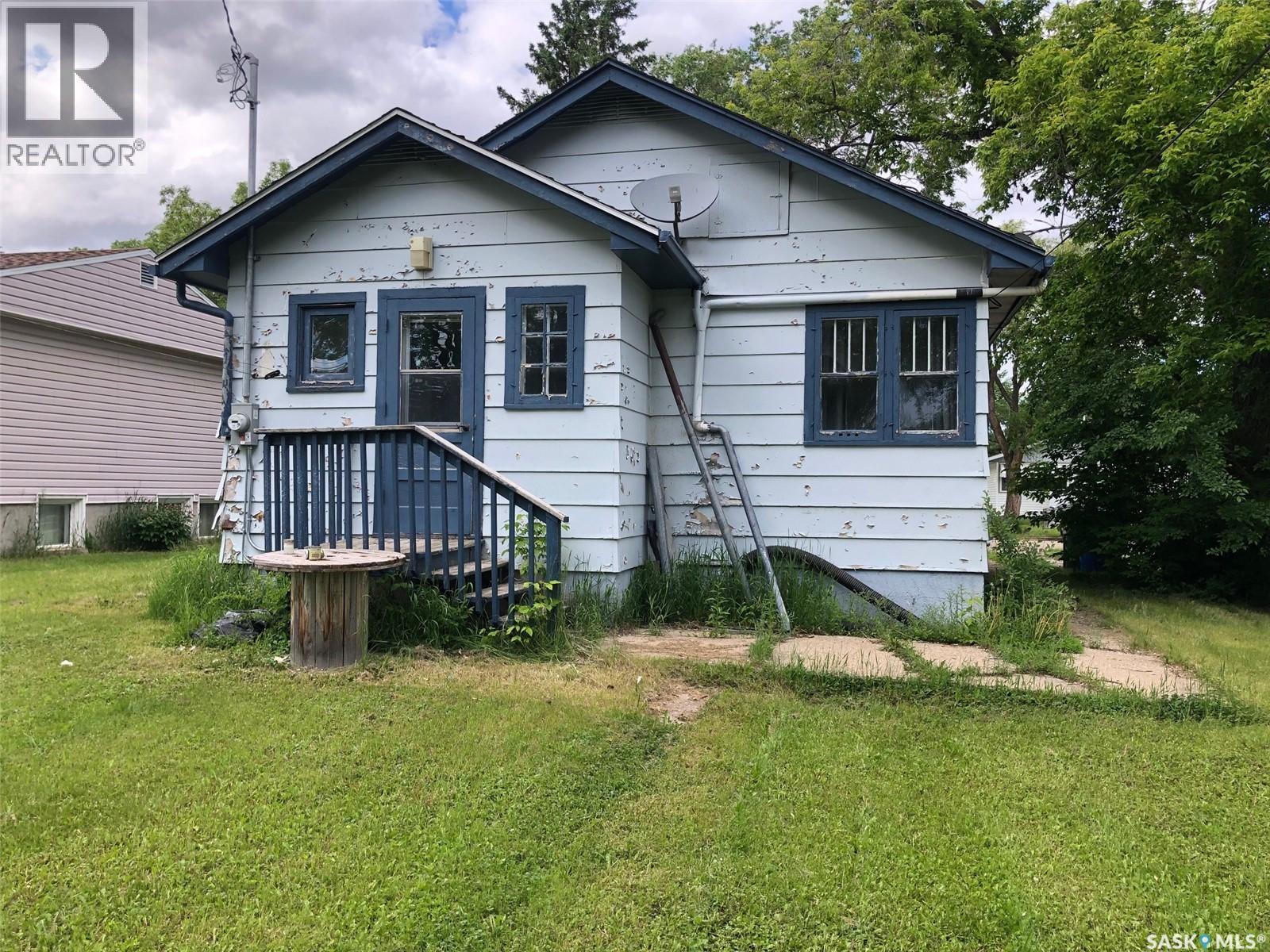 226 4th Avenue W, Canora, Saskatchewan  S0A 0L0 - Photo 3 - SK040216