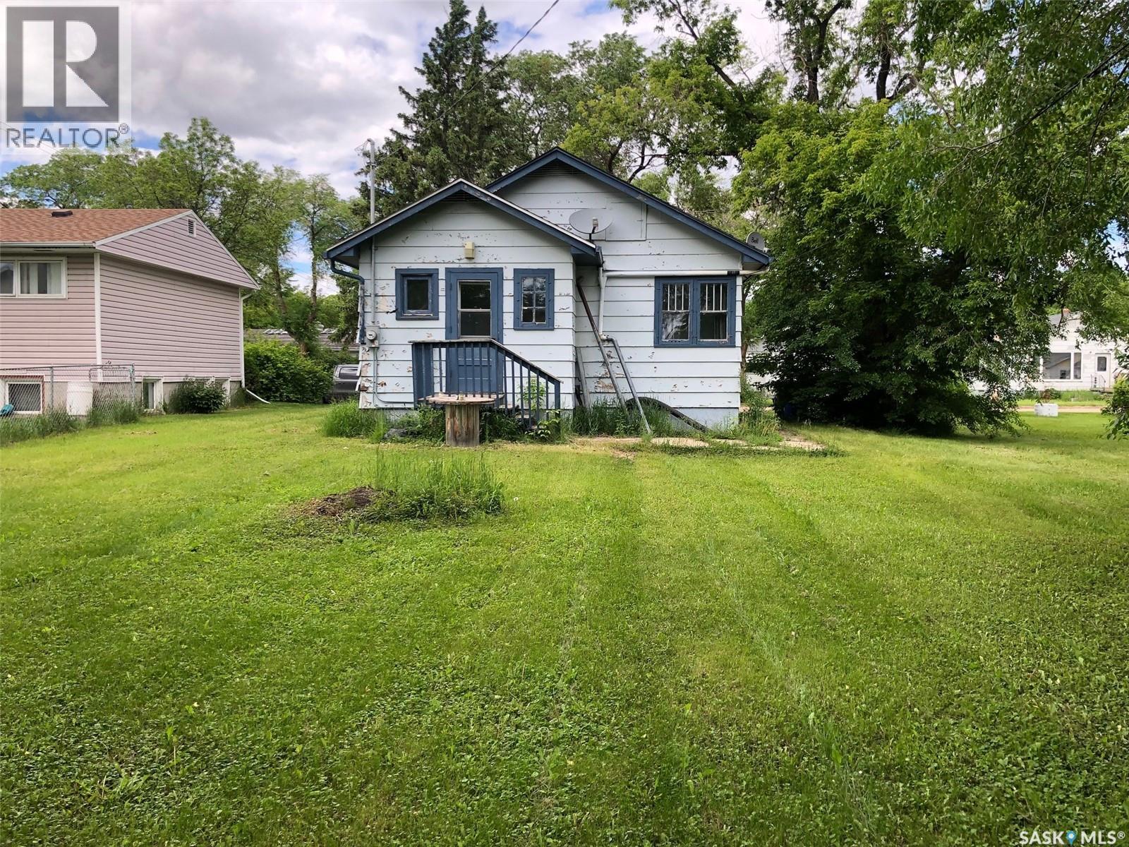 226 4th Avenue W, Canora, Saskatchewan  S0A 0L0 - Photo 4 - SK040216
