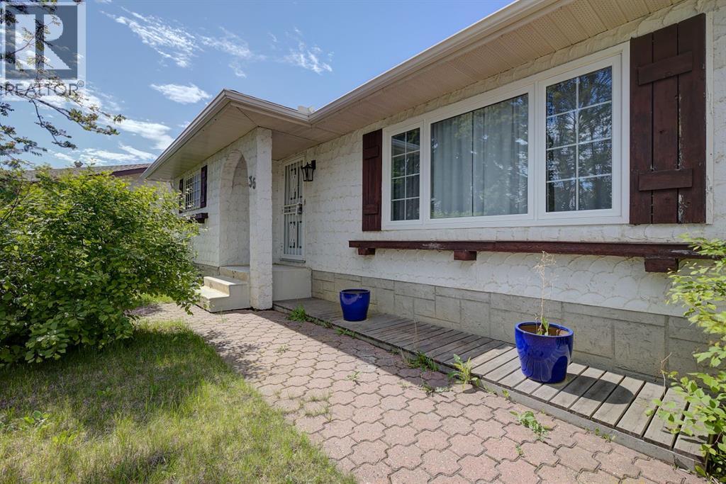 35 Penworth Place Se, Calgary, Alberta  T2A 4G4 - Photo 8 - A2322832