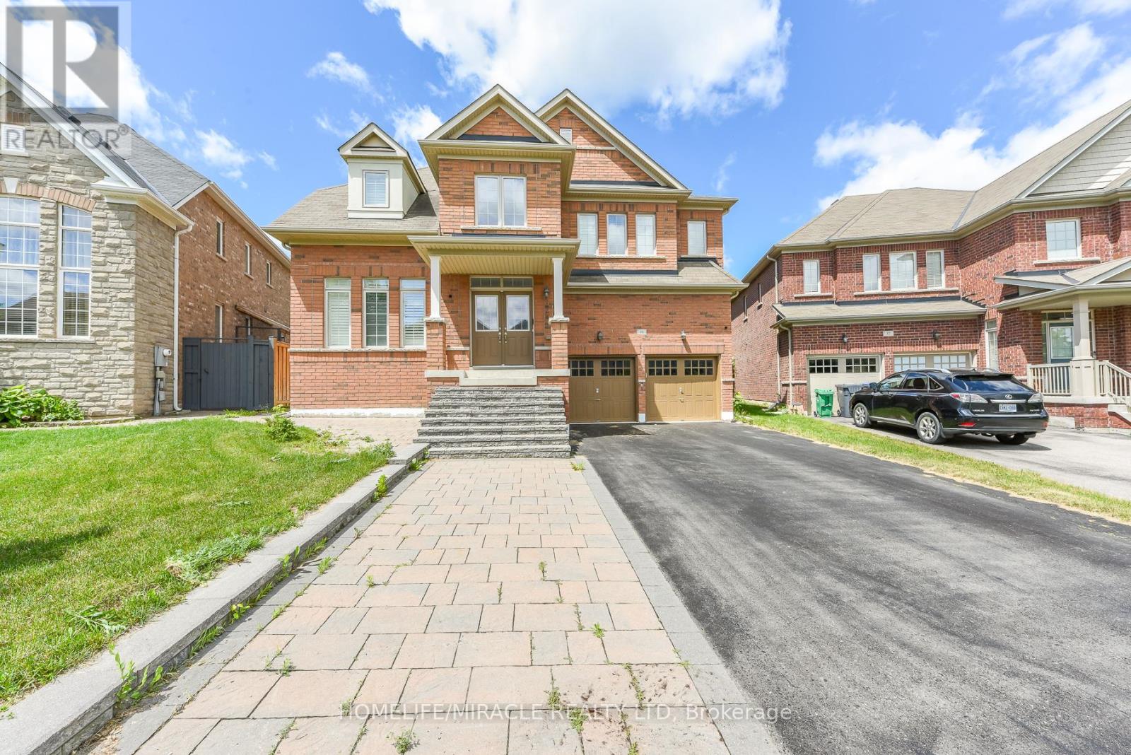 10 Danfield Court, Brampton, Ontario  L6Y 2X9 - Photo 3 - W13472360