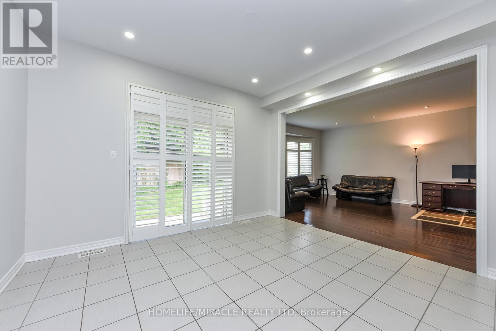10 Danfield Court, Brampton, Ontario  L6Y 2X9 - Photo 30 - W13472360