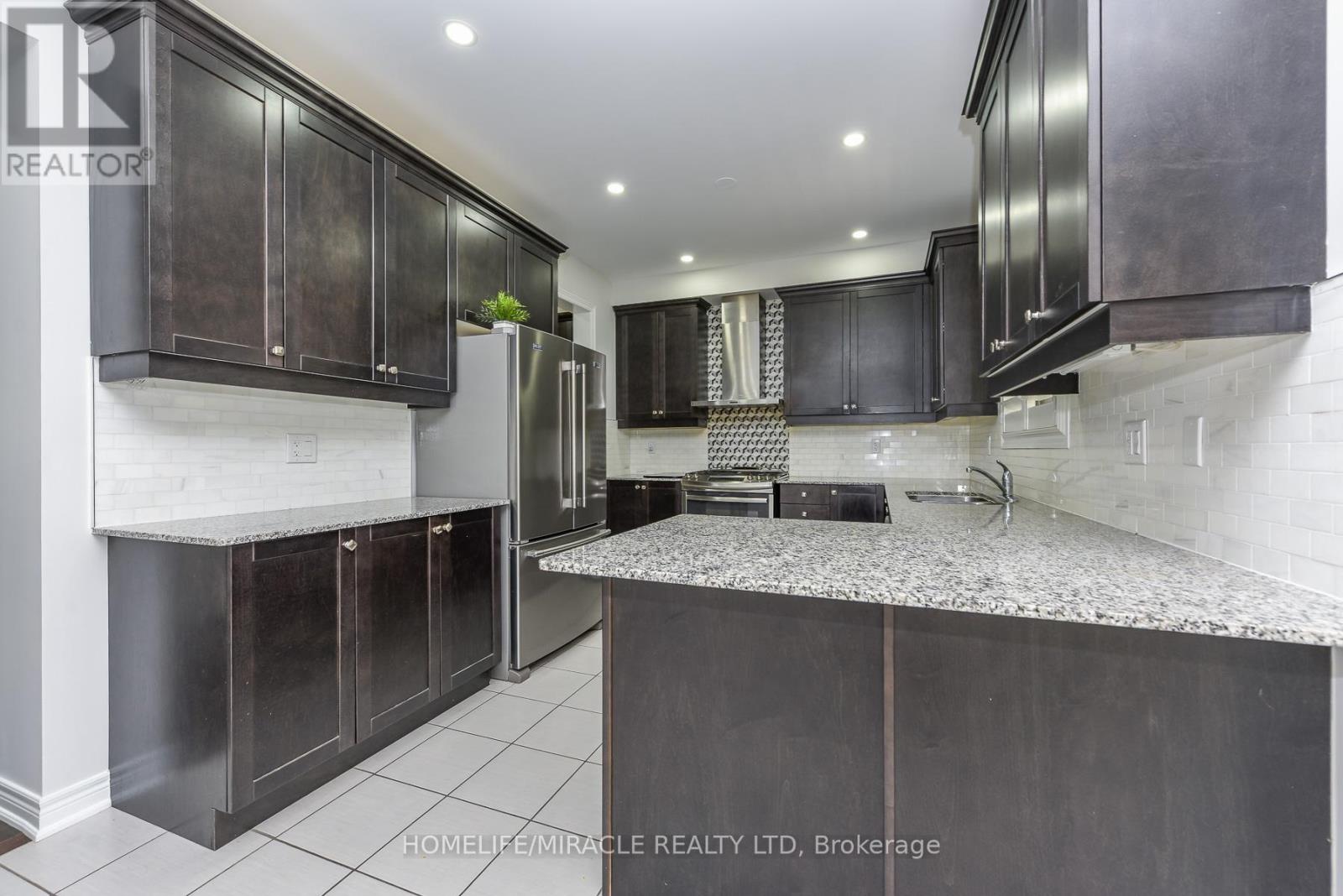 10 Danfield Court, Brampton, Ontario  L6Y 2X9 - Photo 35 - W13472360