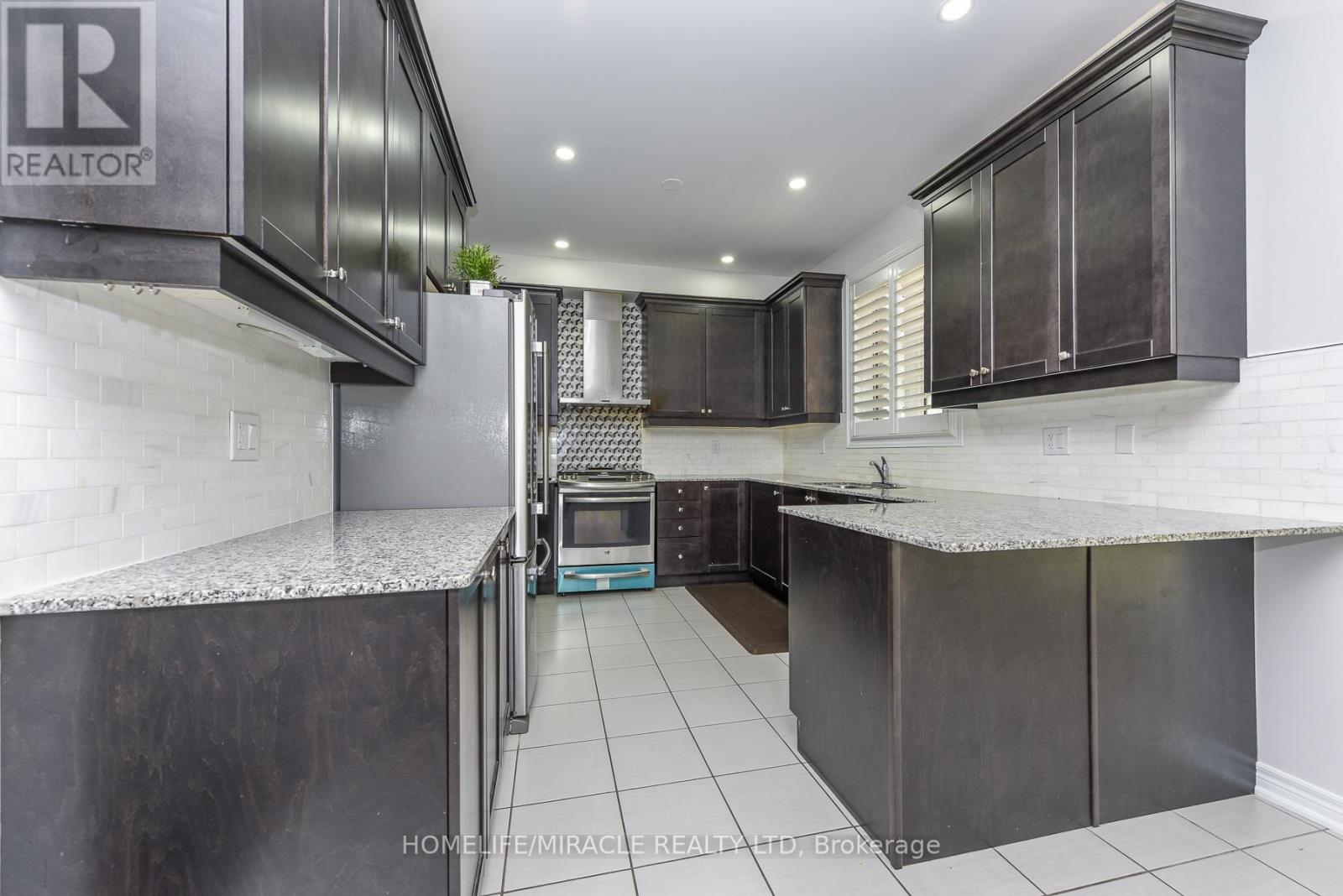 10 Danfield Court, Brampton, Ontario  L6Y 2X9 - Photo 36 - W13472360