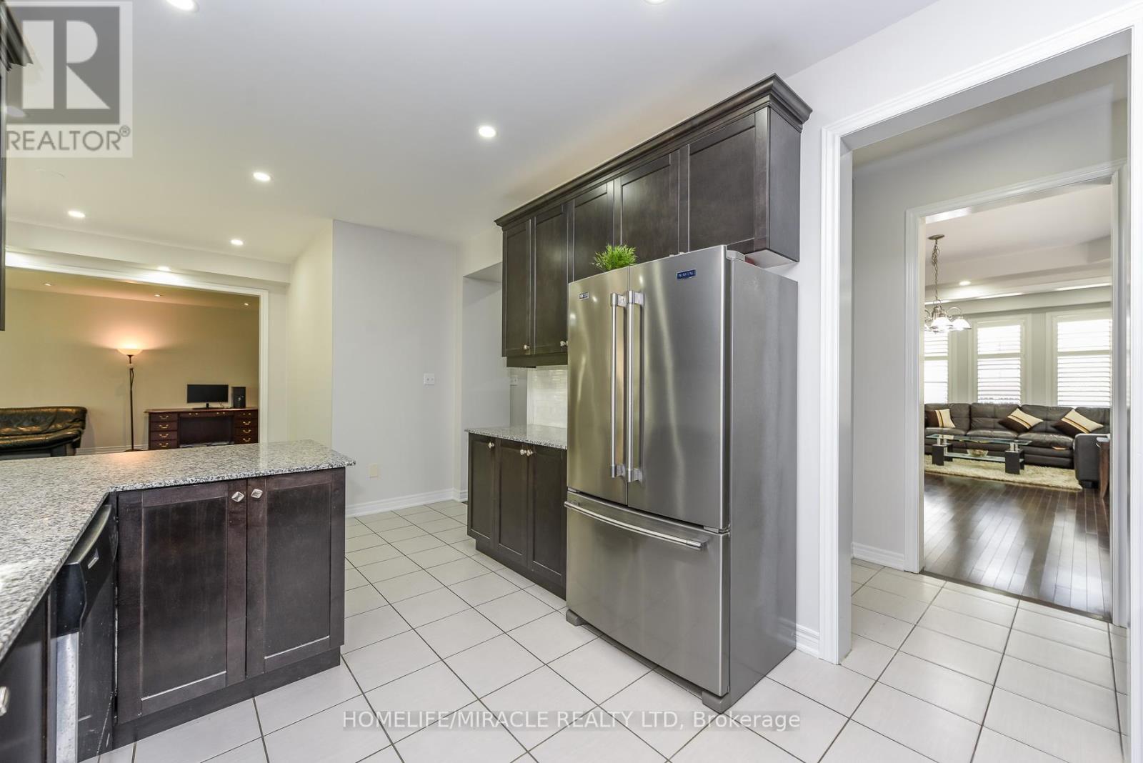10 Danfield Court, Brampton, Ontario  L6Y 2X9 - Photo 37 - W13472360