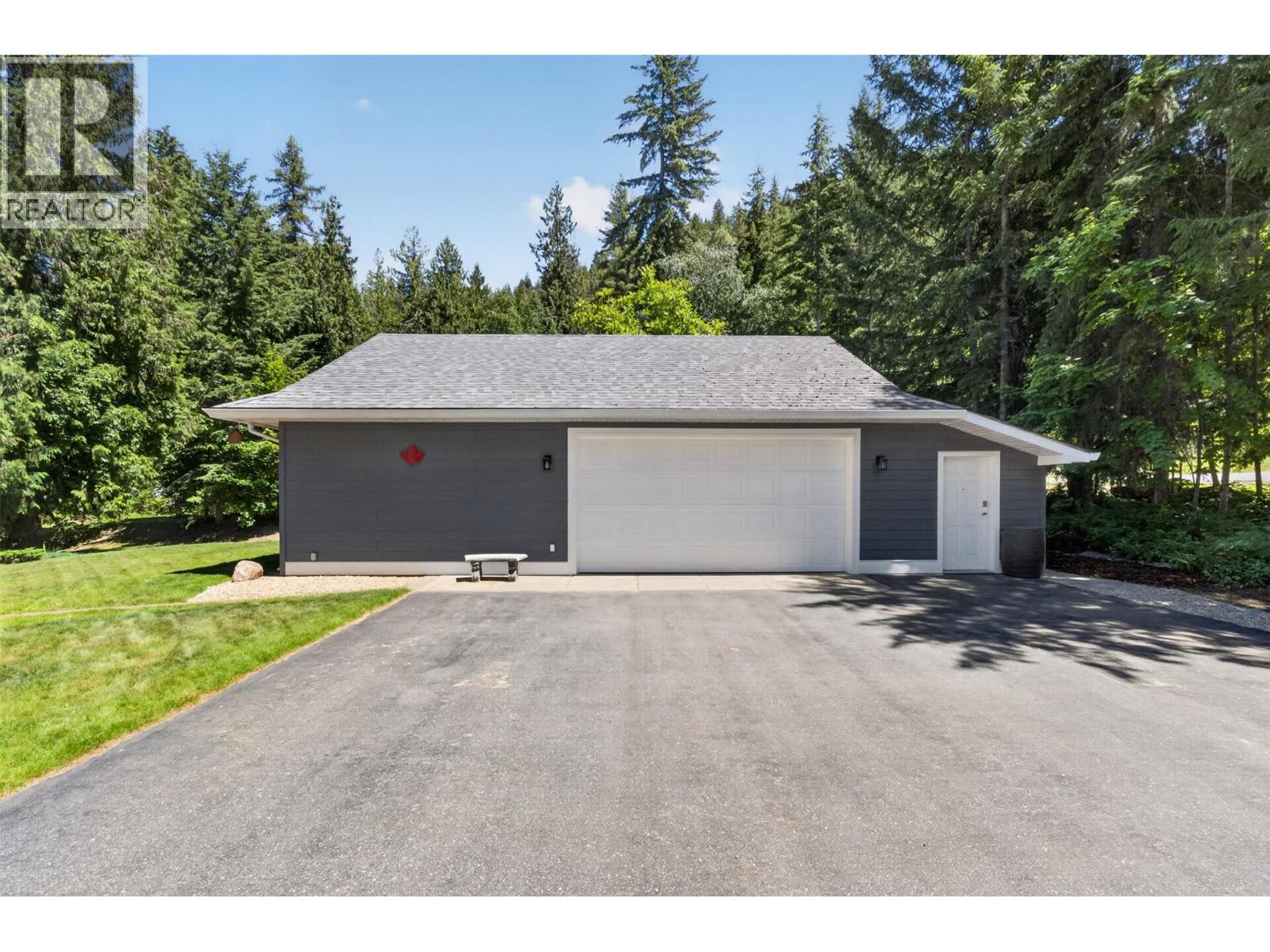 587 Hunt Road, Swansea Point, British Columbia  V0E 2K2 - Photo 72 - 10391770