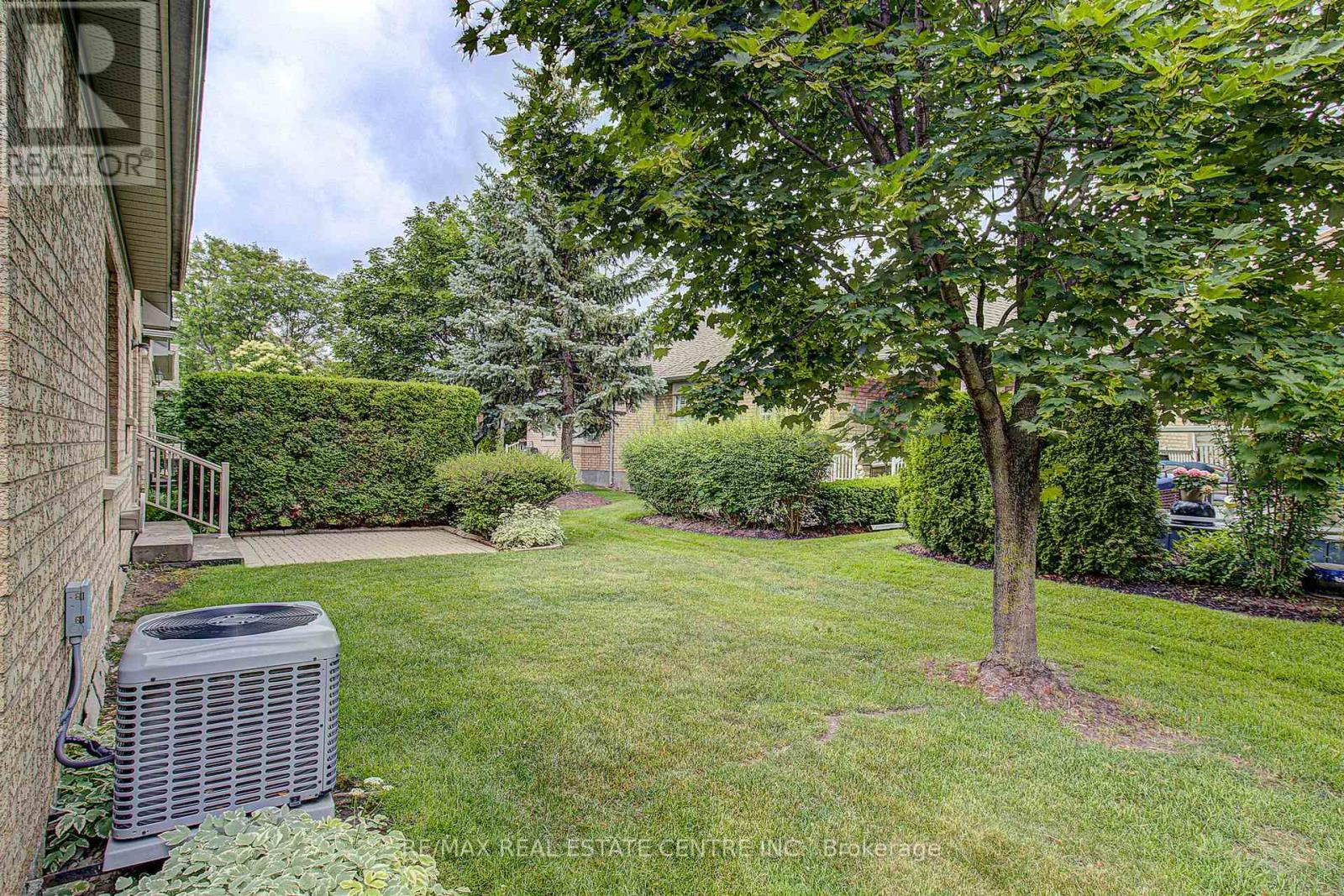 17 Golf Links Drive, Brampton, Ontario  L6R 1W5 - Photo 26 - W13471424
