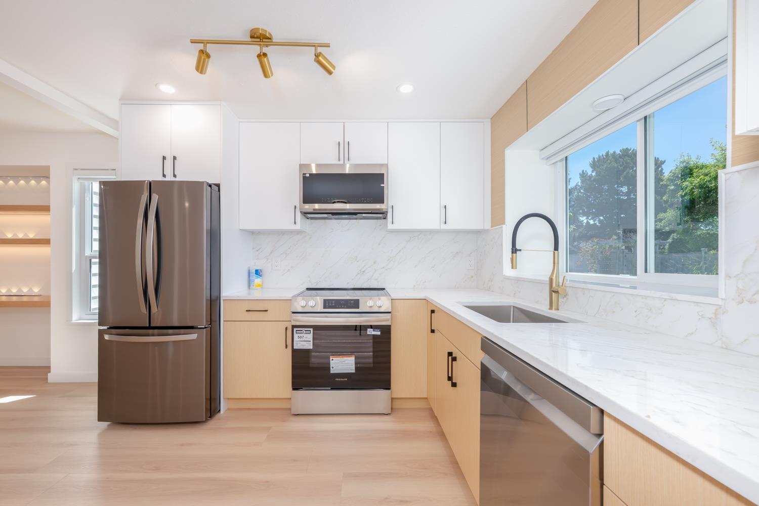 15092 19A AVENUE, Surrey, British Columbia