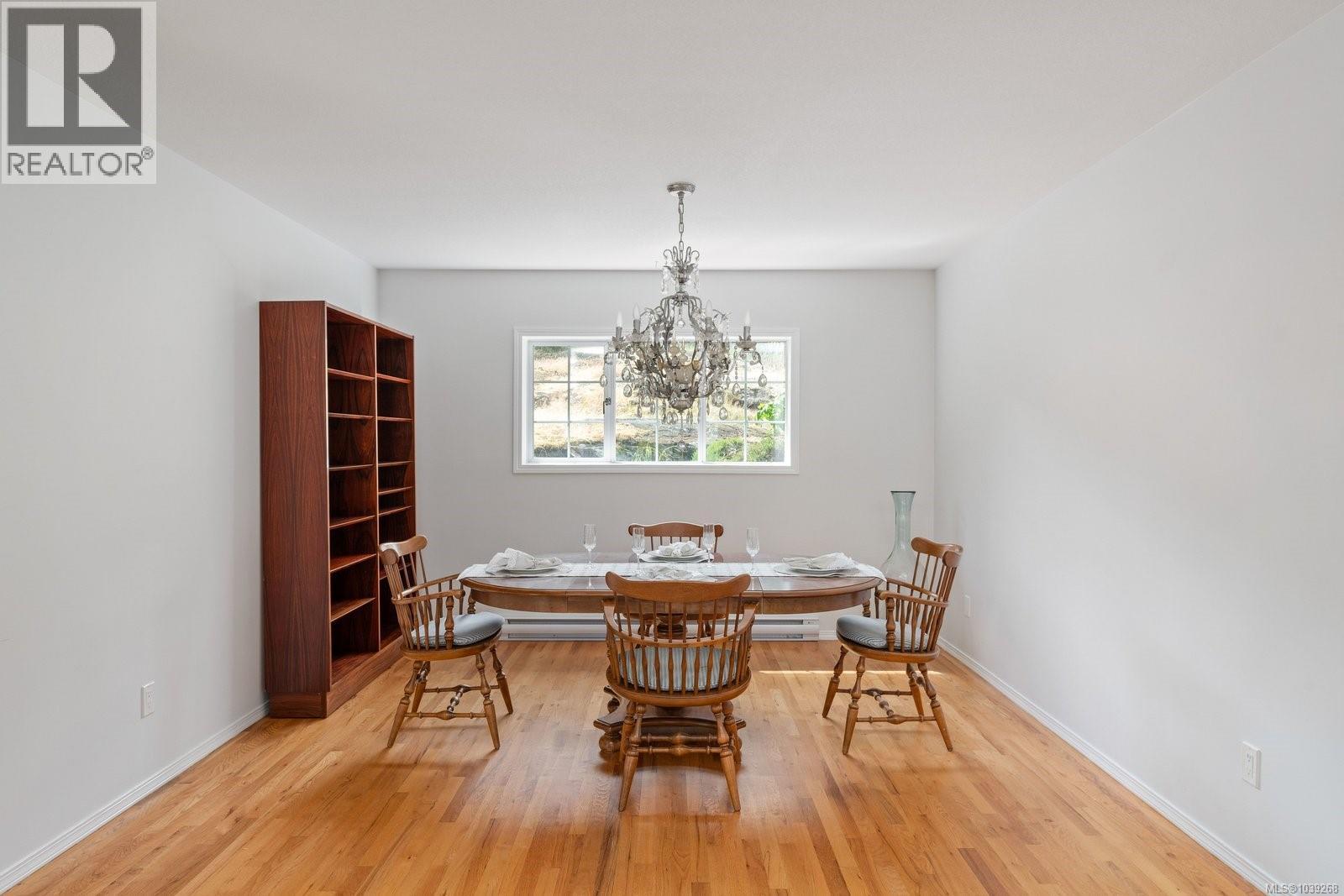 764 Richmond Ave, Victoria, British Columbia  V8S 3Z2 - Photo 10 - 1039268