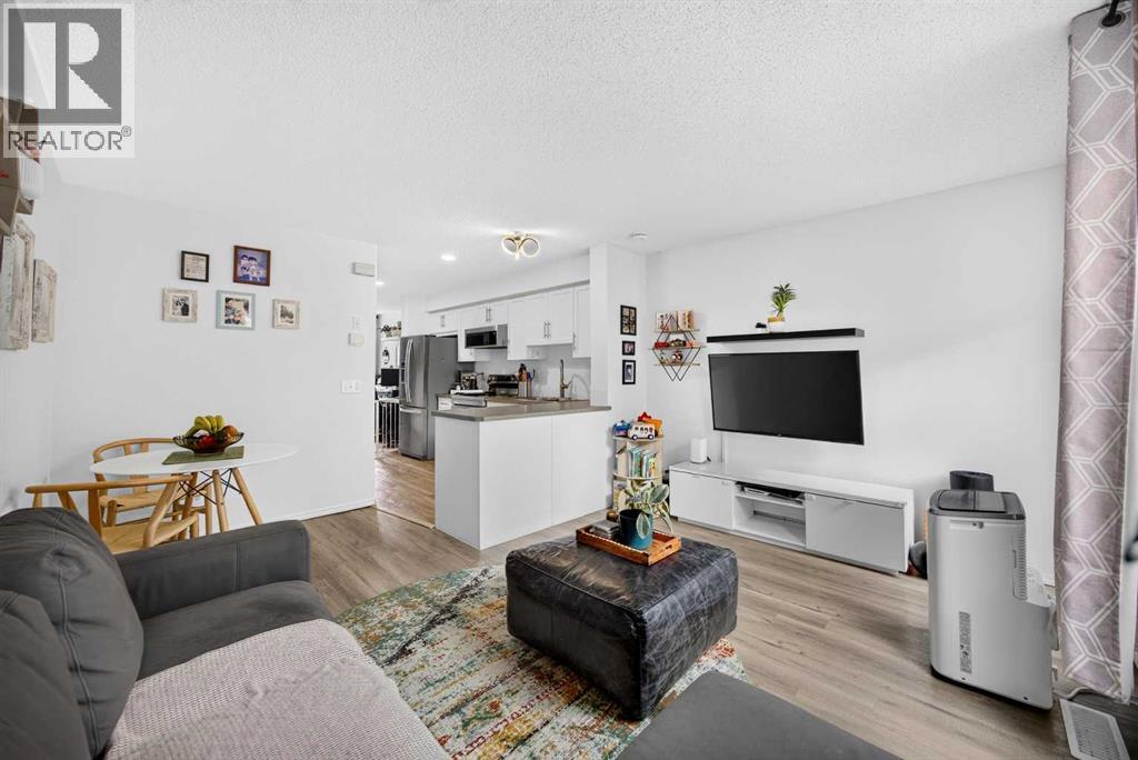 328 Saddlebrook Point NE, Calgary, Alberta  T3J 0G5 - Photo 11 - A2323050