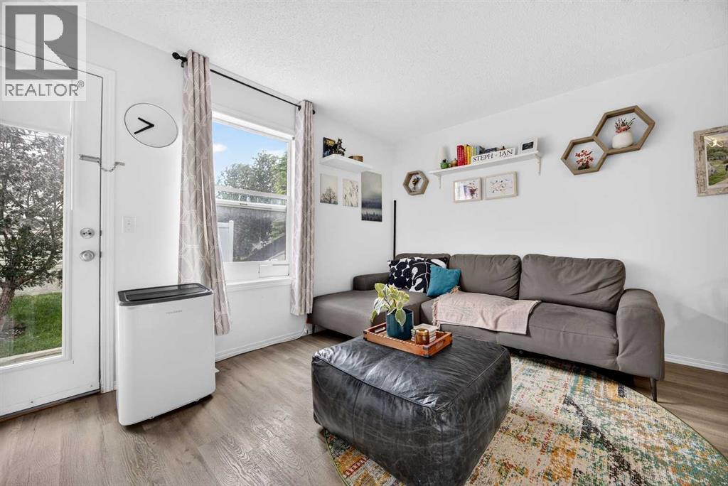 328 Saddlebrook Point NE, Calgary, Alberta  T3J 0G5 - Photo 12 - A2323050