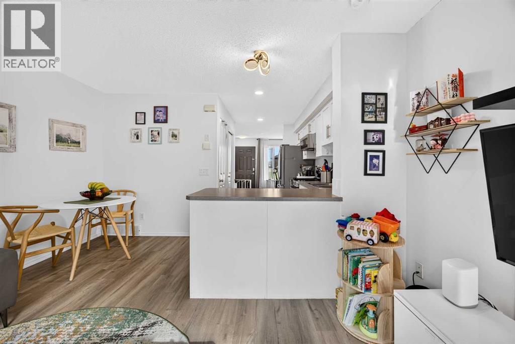 328 Saddlebrook Point NE, Calgary, Alberta  T3J 0G5 - Photo 7 - A2323050