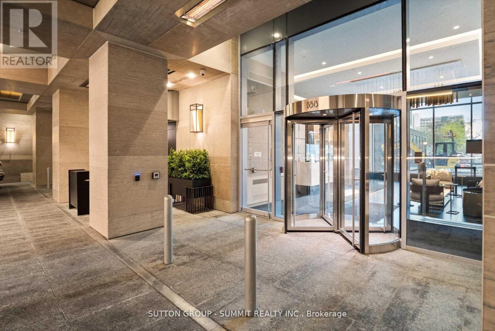2209 - 188 Cumberland Street, Toronto, Ontario  M5R 0B6 - Photo 2 - C13472440