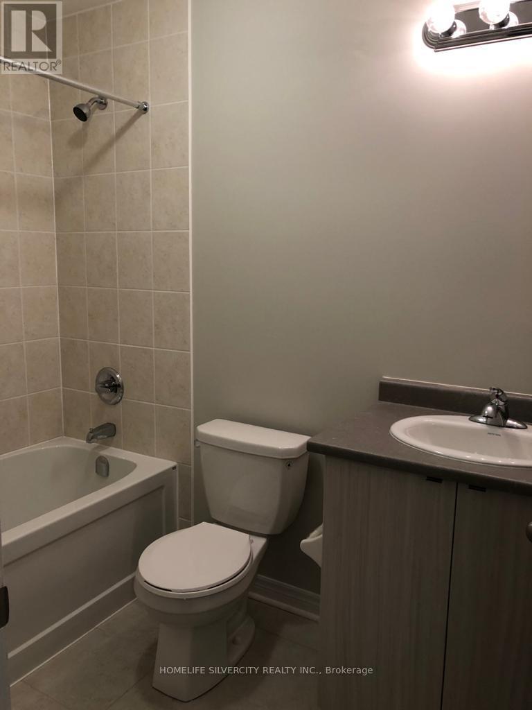 7 Pearman Crescent, Brampton, Ontario  L7A 4Y8 - Photo 4 - W13472412