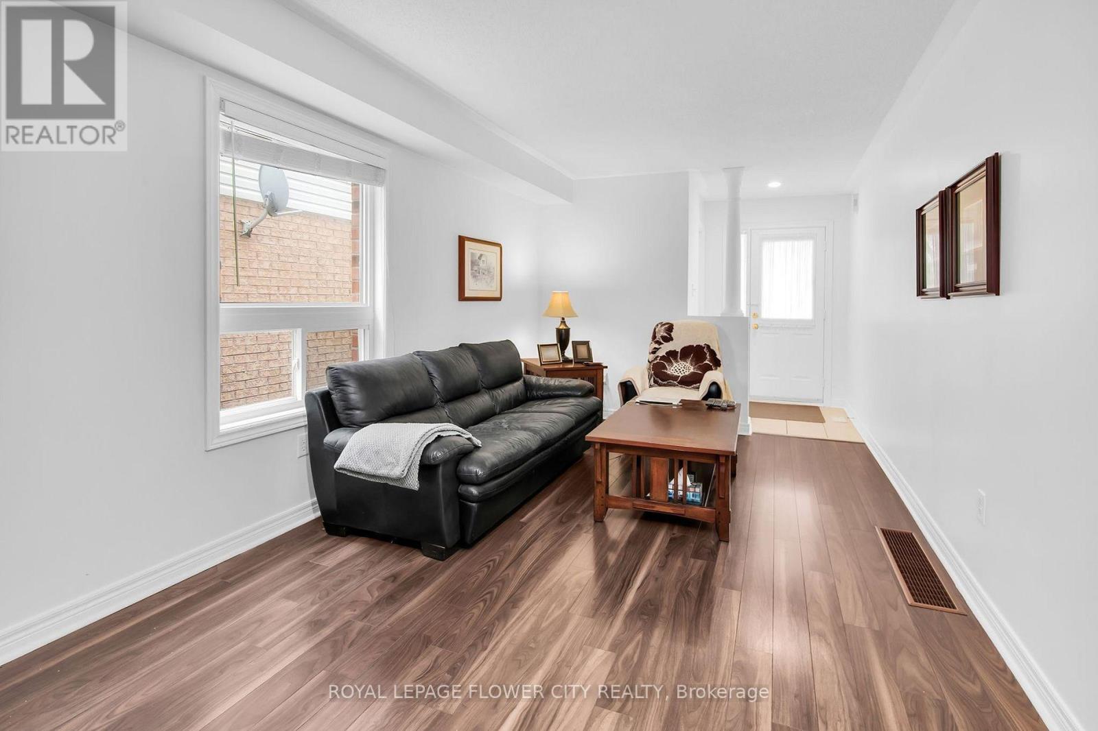 15 Ridgemore Crescent, Brampton, Ontario  L7A 2L6 - Photo 4 - W13472428