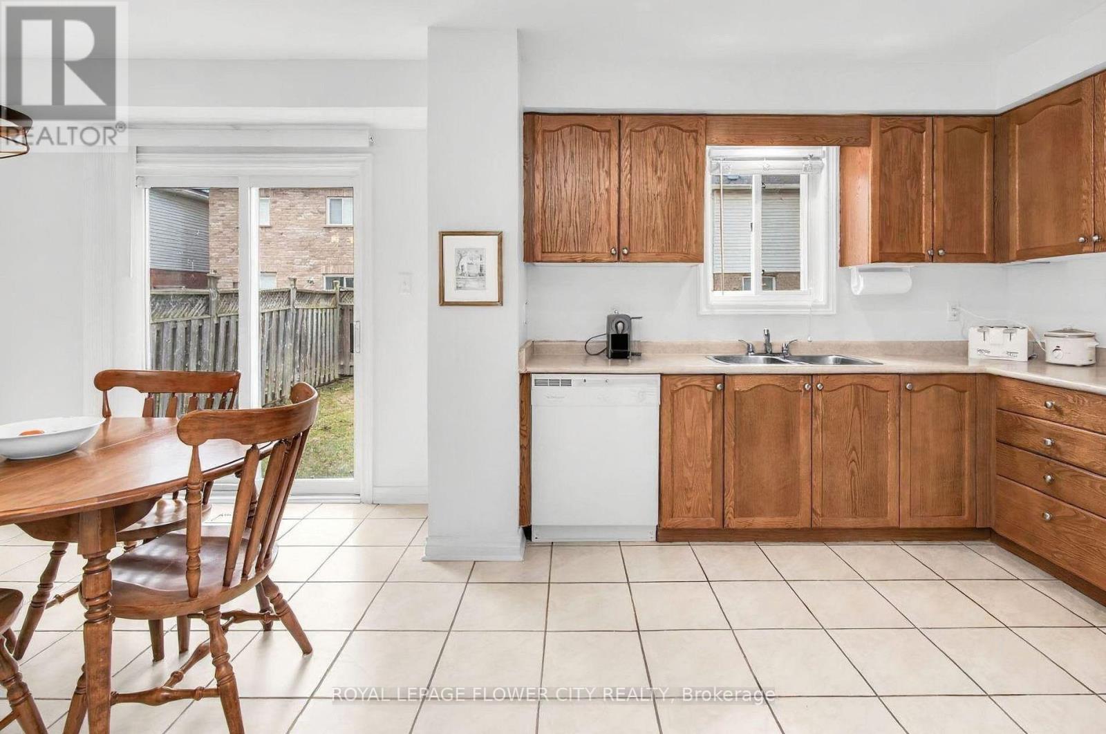 15 Ridgemore Crescent, Brampton, Ontario  L7A 2L6 - Photo 7 - W13472428