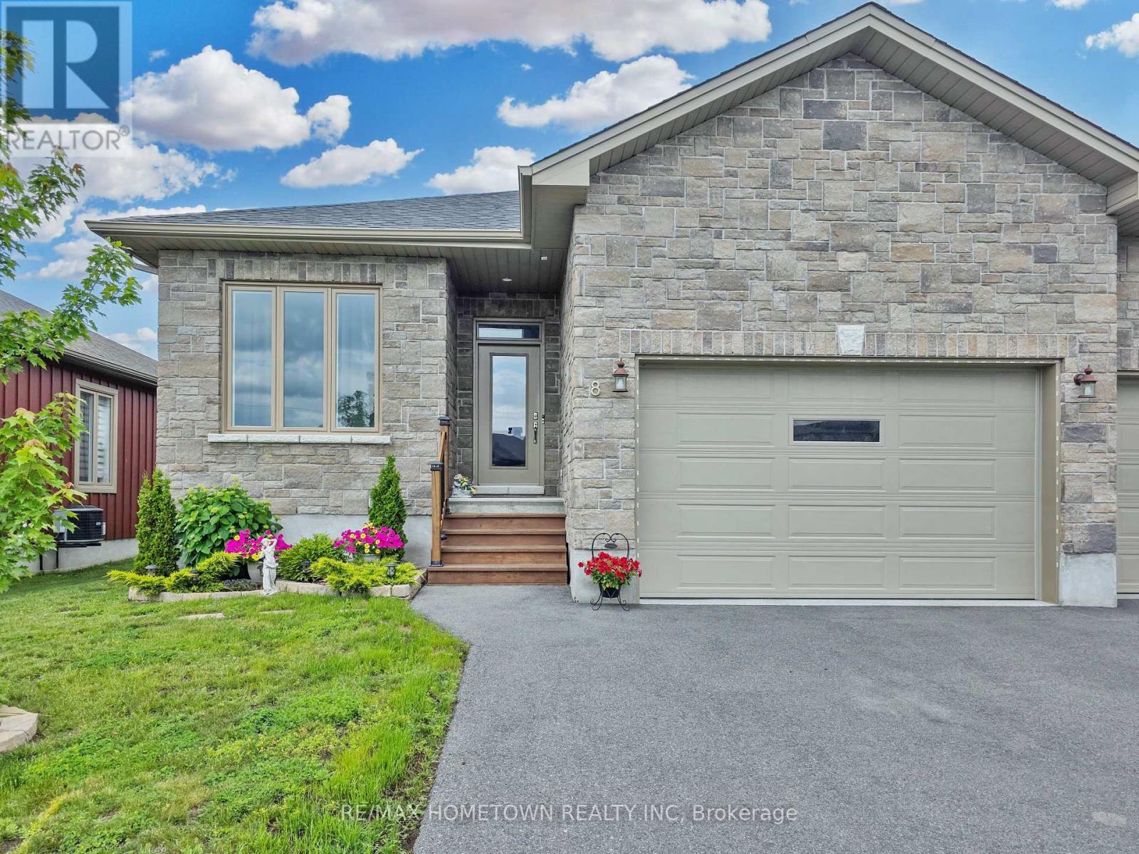 8 BILLINGS AVENUE W, South Dundas, Ontario