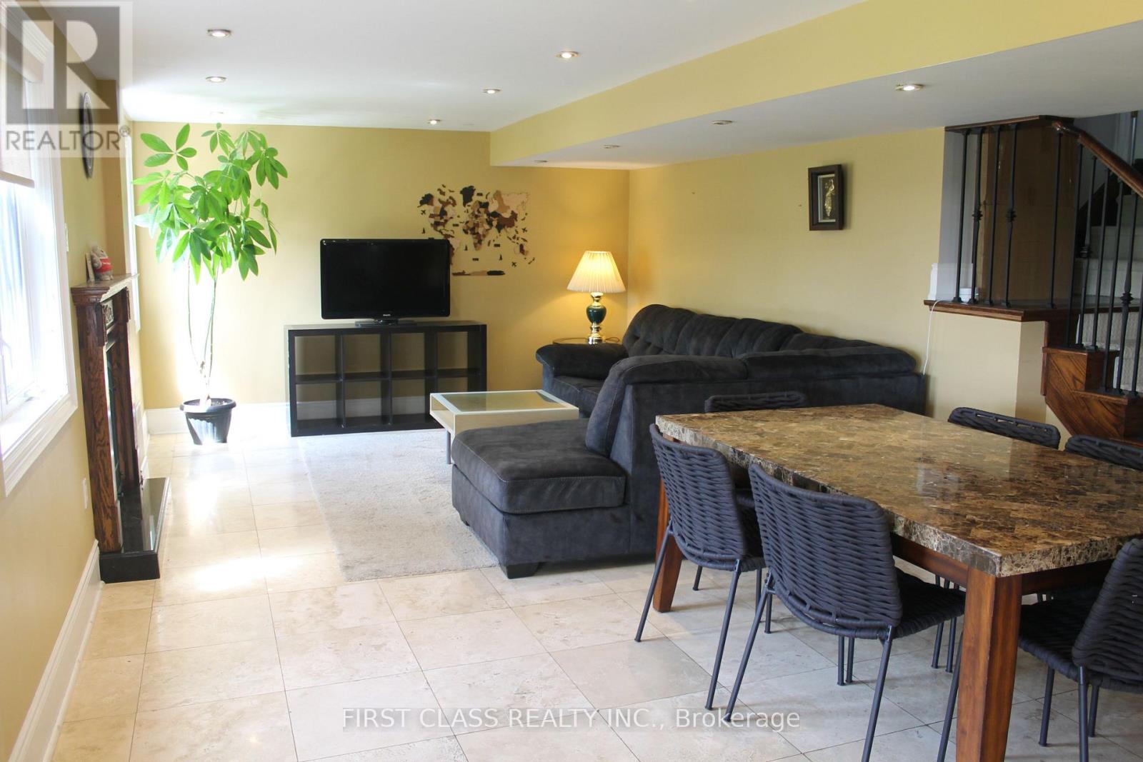 37 TOWNWOOD DRIVE, Richmond Hill, Ontario