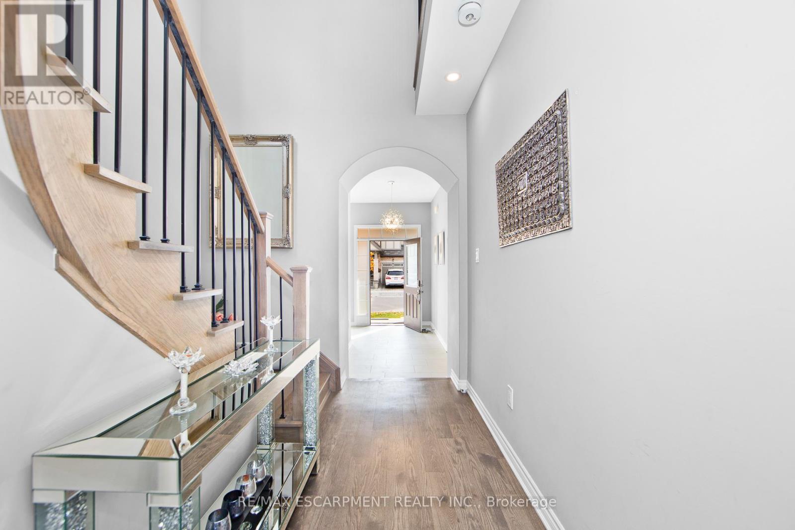 307 Hinton Terrace, Milton, Ontario  L9E 1C8 - Photo 2 - W13472444