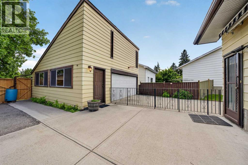 135 Huntcroft Way NE, Calgary, Alberta  T2K 4E4 - Photo 20 - A2322910