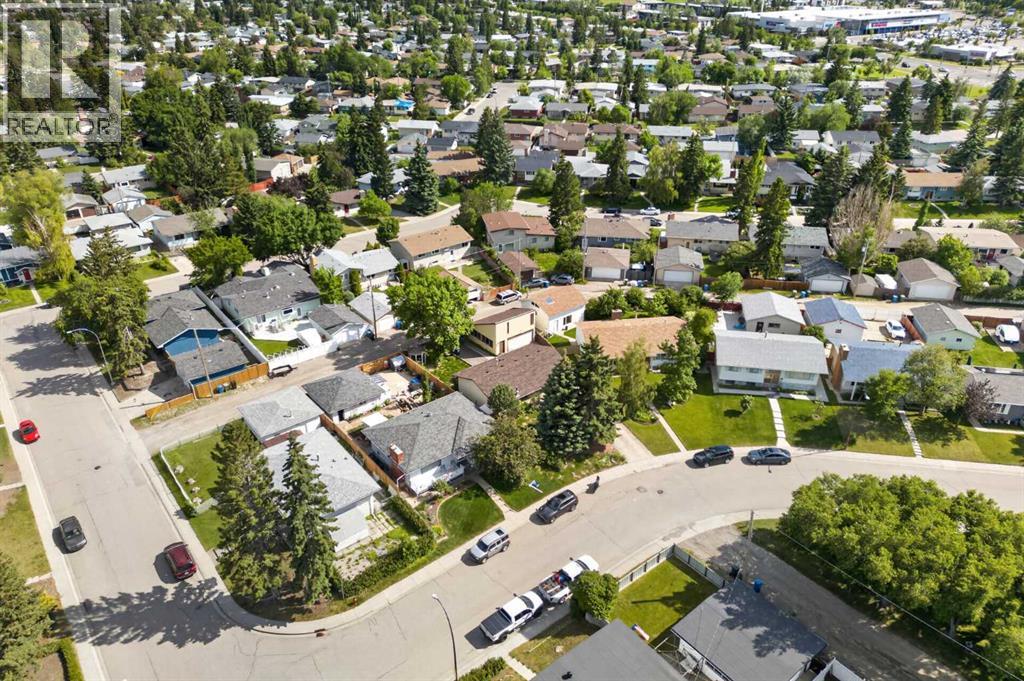135 Huntcroft Way NE, Calgary, Alberta  T2K 4E4 - Photo 31 - A2322910