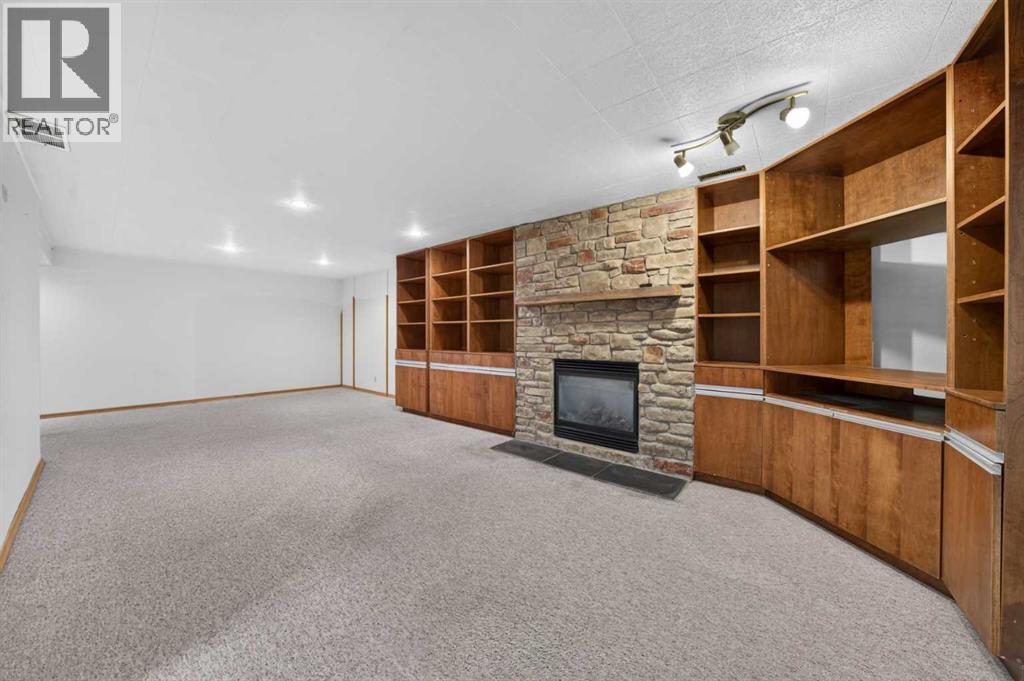 135 Huntcroft Way NE, Calgary, Alberta  T2K 4E4 - Photo 15 - A2322910