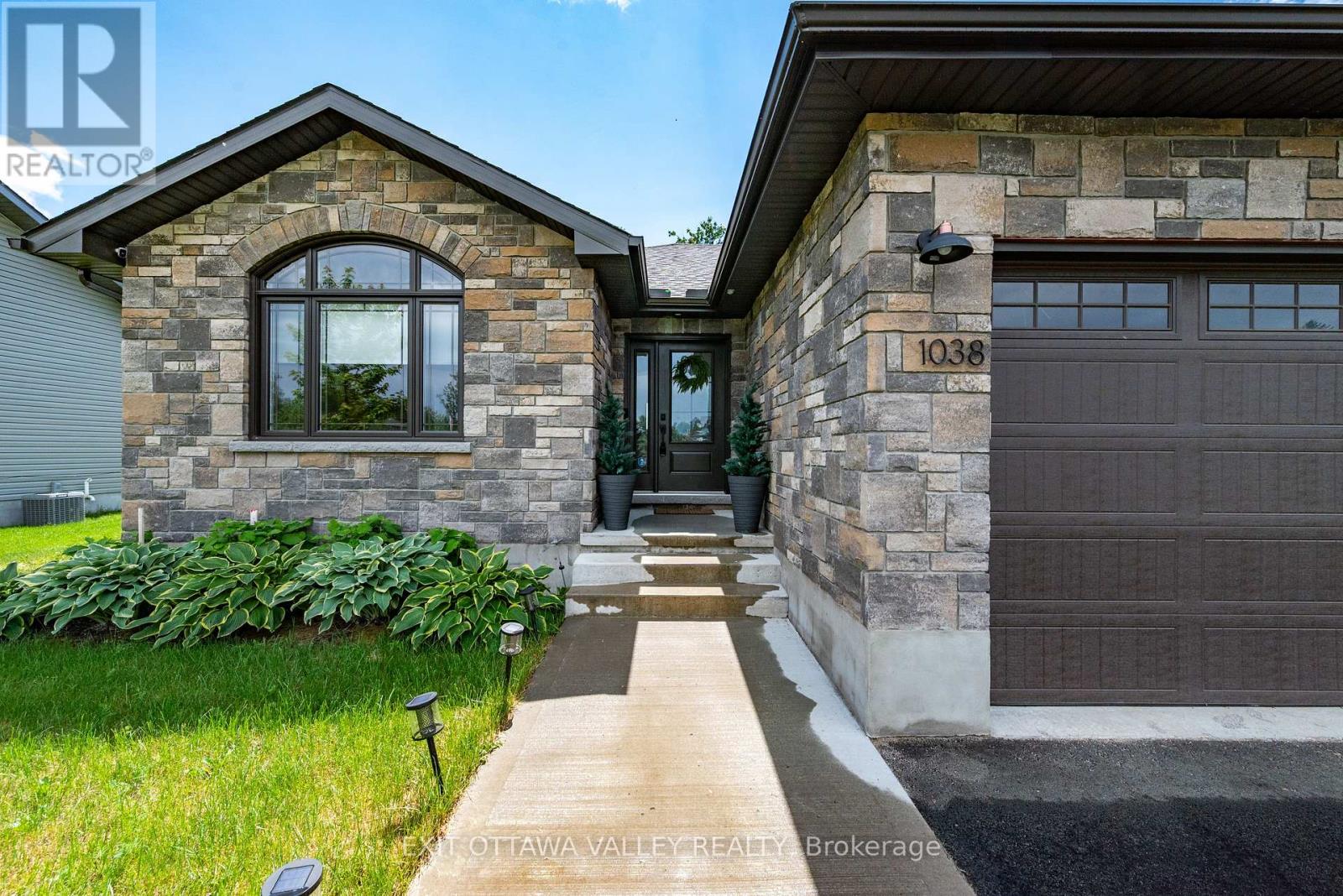 1038 Beatty Crescent, Deep River, Ontario  K0J 1P0 - Photo 2 - X13472448