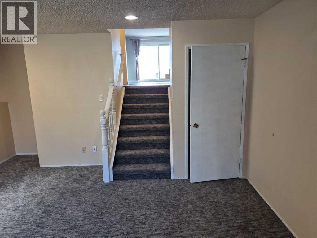 27 Beddington Road Ne, Calgary, Alberta  T3K 1N7 - Photo 35 - A2322278
