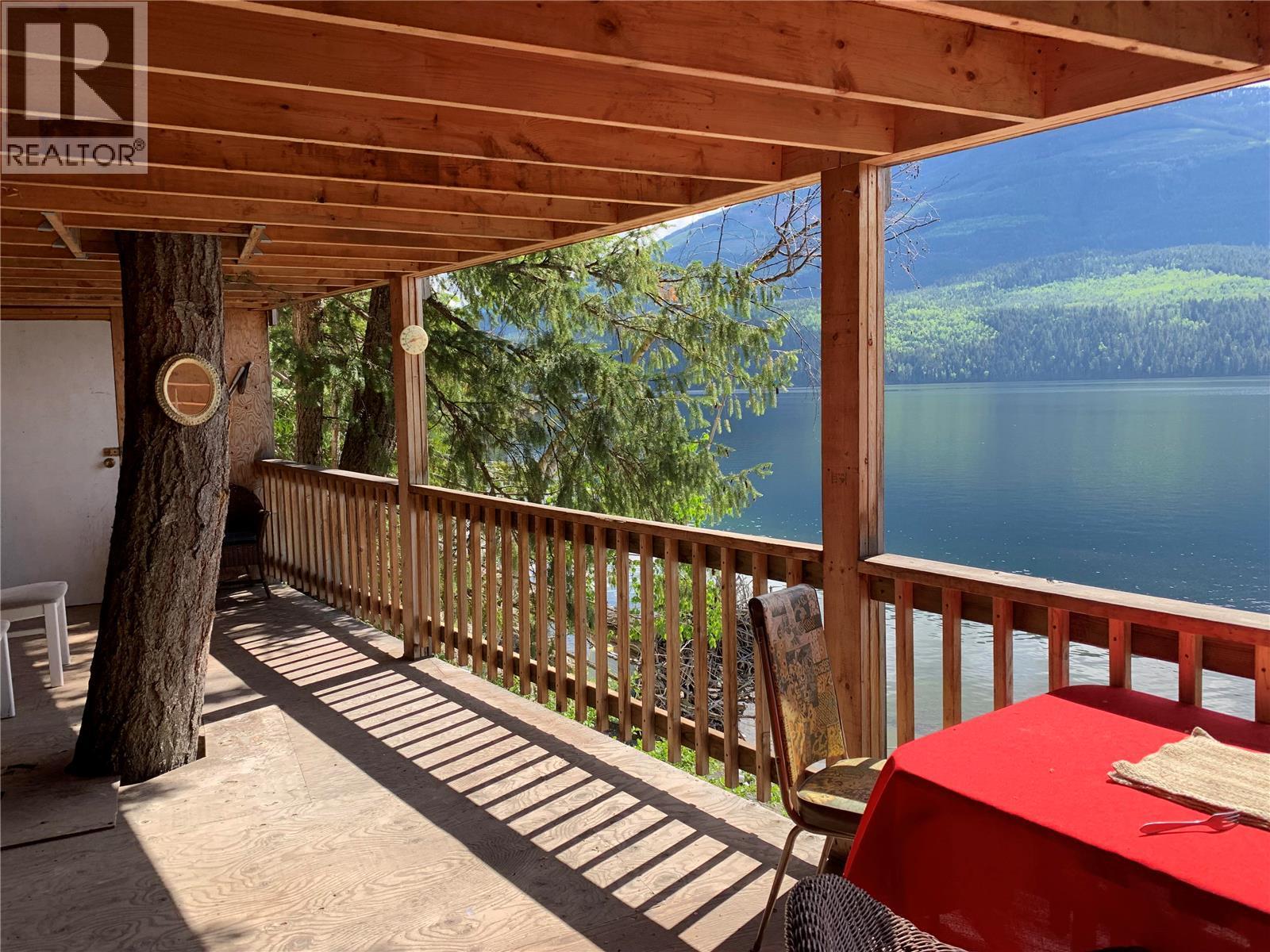 28 Simard Road, Mabel Lake, British Columbia  V0E 1V5 - Photo 3 - 10377603
