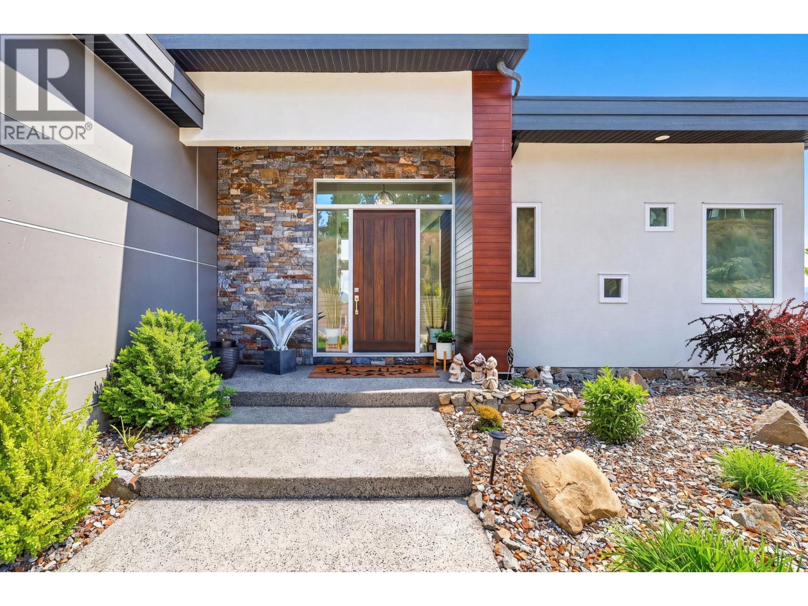 8908 Hampshire Crescent, Vernon, British Columbia  V1H 2K9 - Photo 5 - 10390933