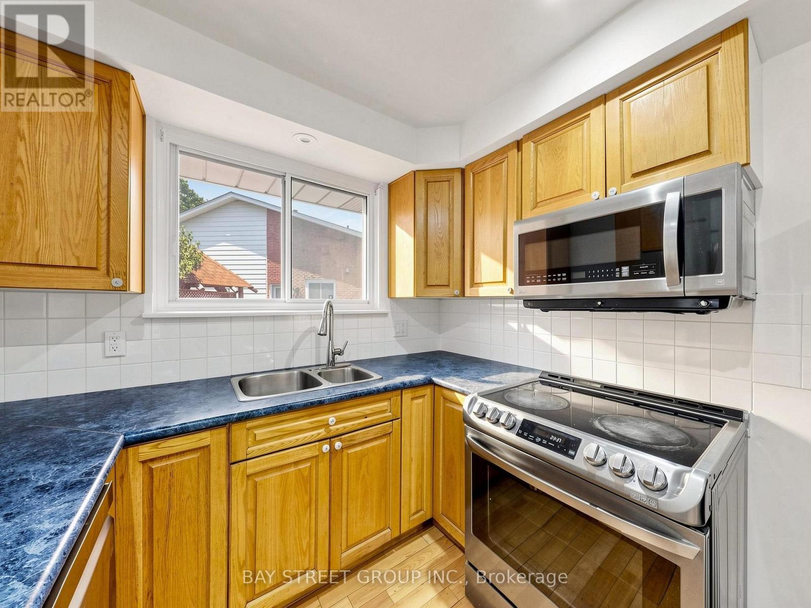 1108 Valley Court, Oshawa, Ontario  L1J 3M5 - Photo 13 - E13442010