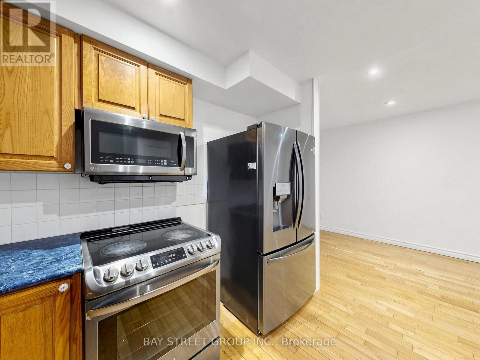 1108 Valley Court, Oshawa, Ontario  L1J 3M5 - Photo 14 - E13442010