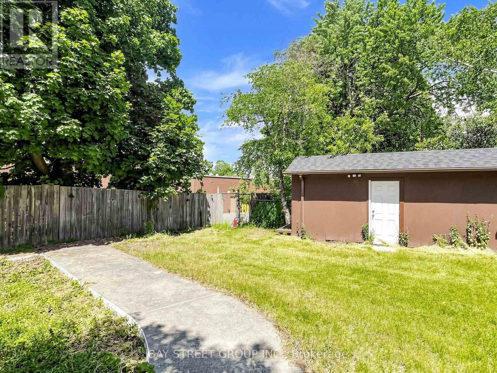 1108 Valley Court, Oshawa, Ontario  L1J 3M5 - Photo 38 - E13442010