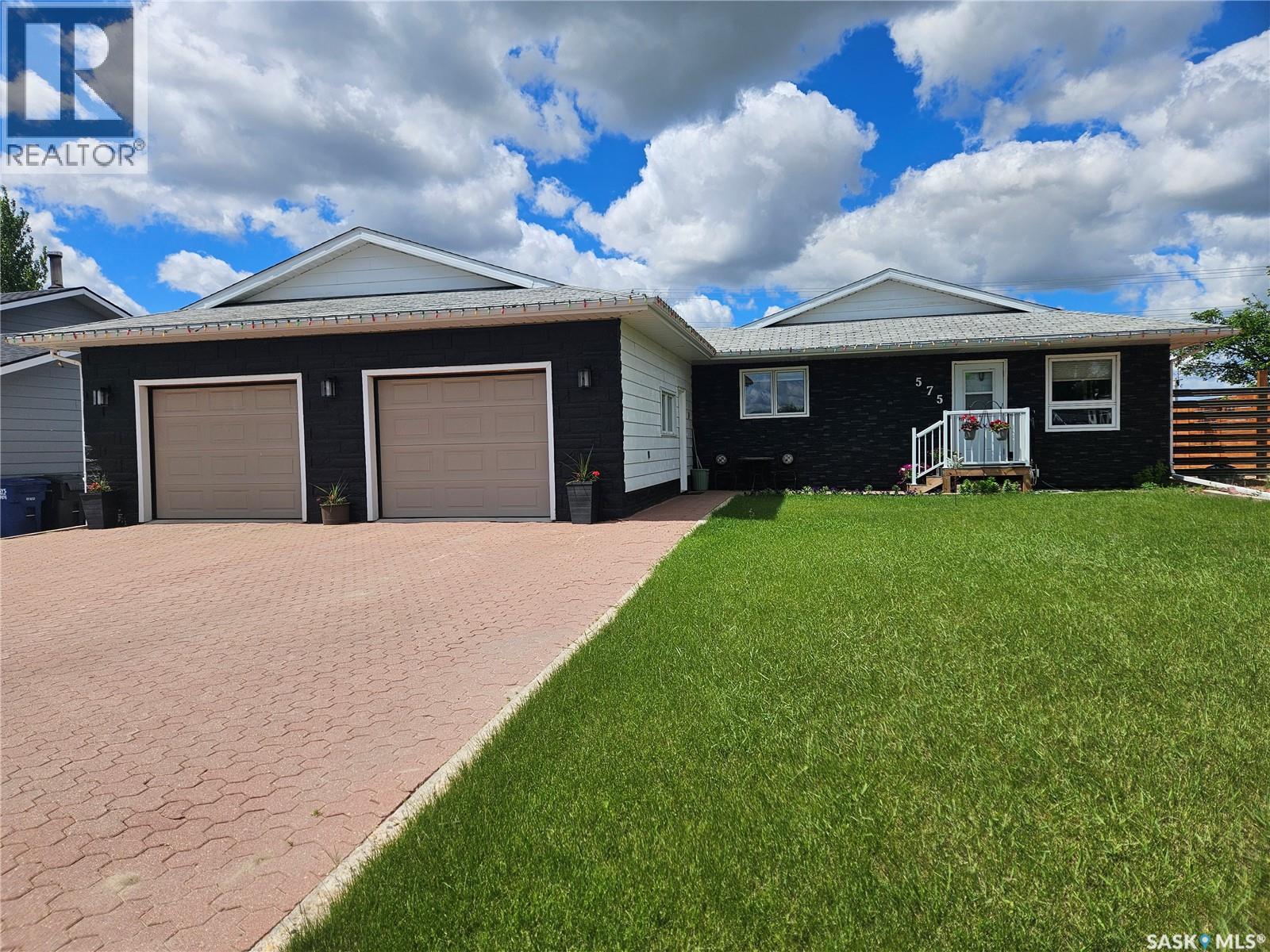 575 9th STREET W, Shaunavon, Saskatchewan