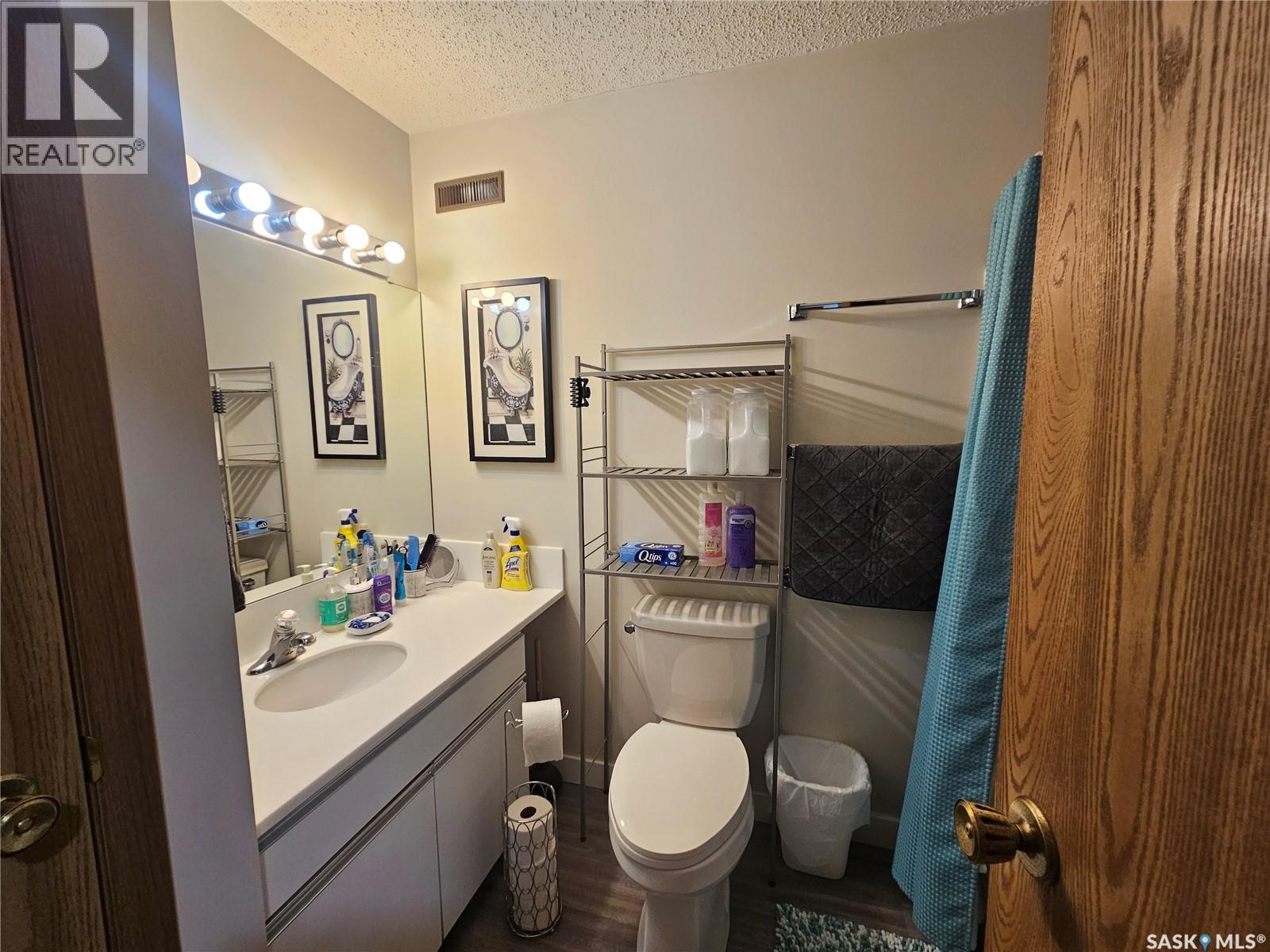 575 9th Street W, Shaunavon, Saskatchewan  S0N 2M0 - Photo 14 - SK040154
