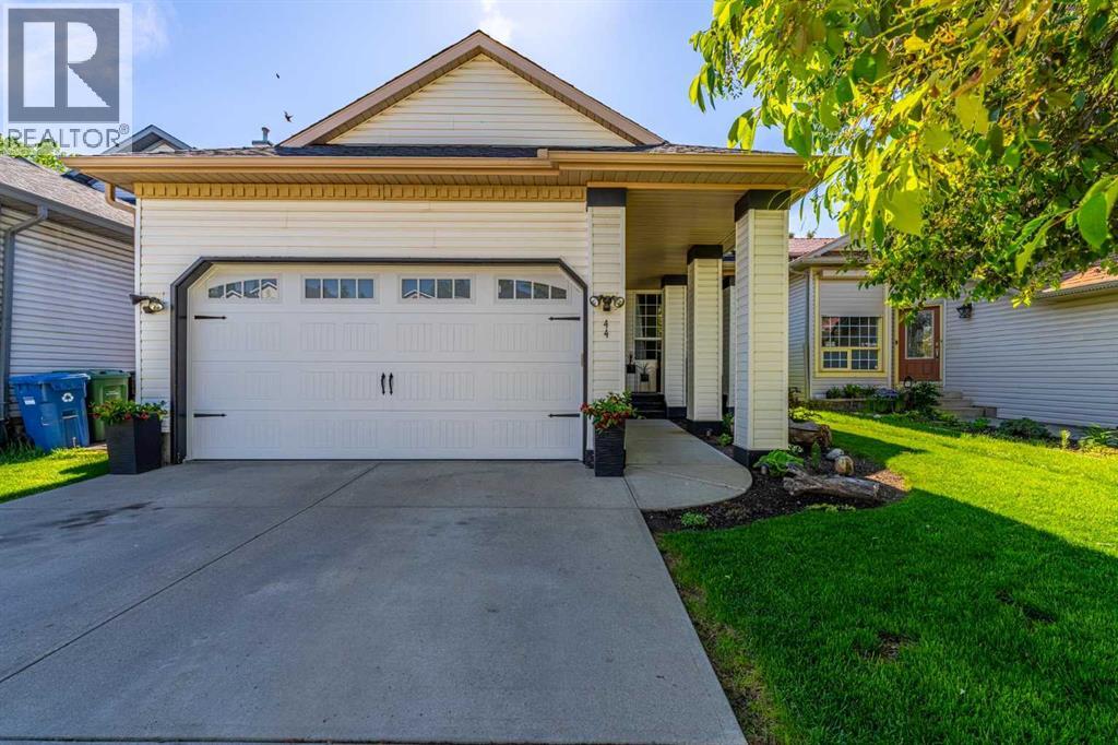 44 Douglas Glen Place SE, Calgary, Alberta  T2Z 2M9 - Photo 3 - A2320977
