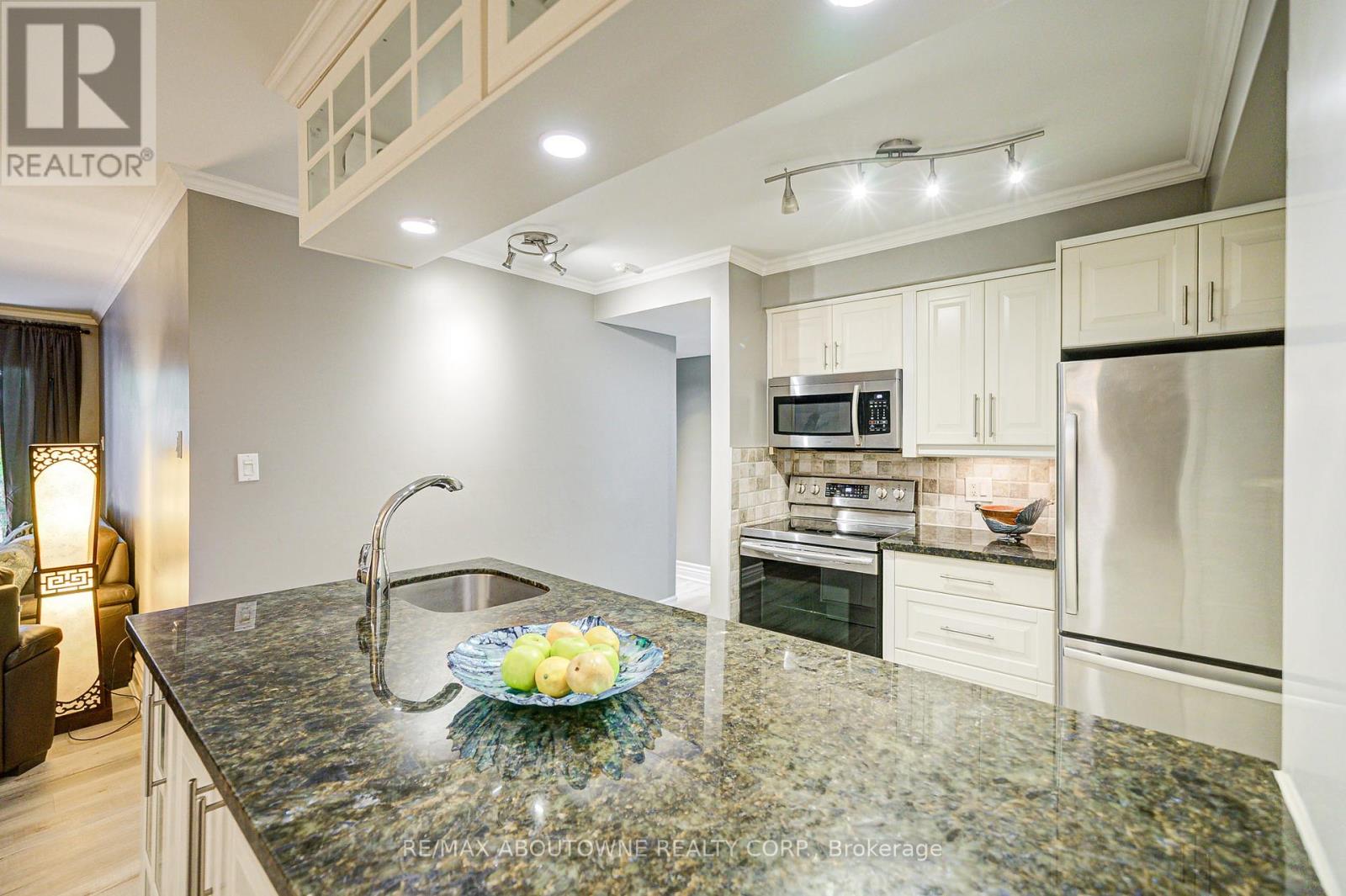 1514 - 1482 Pilgrims Way, Oakville, Ontario  L6M 3G7 - Photo 13 - W13472478