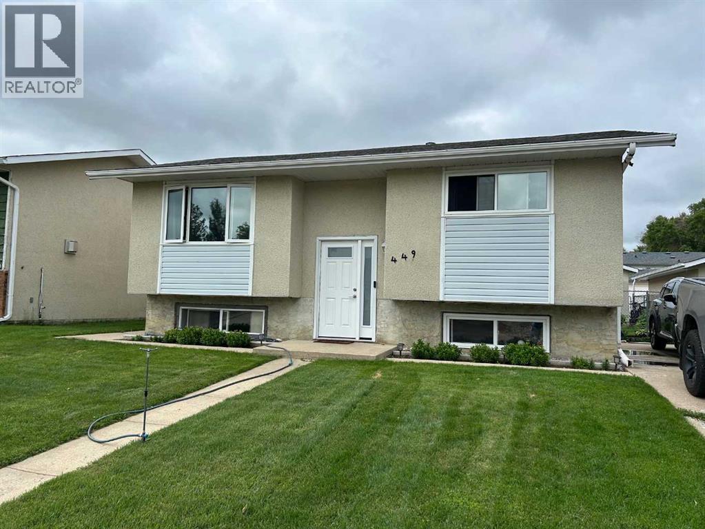 449 20 Street NE, medicine hat, Alberta