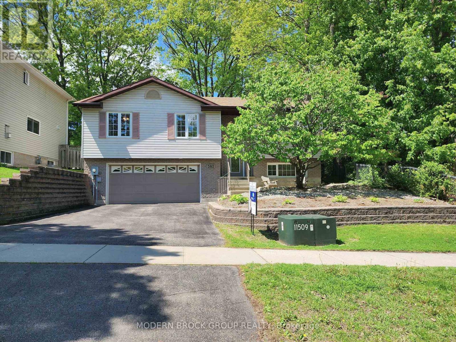 382 PEARL STREET W, Brockville, Ontario
