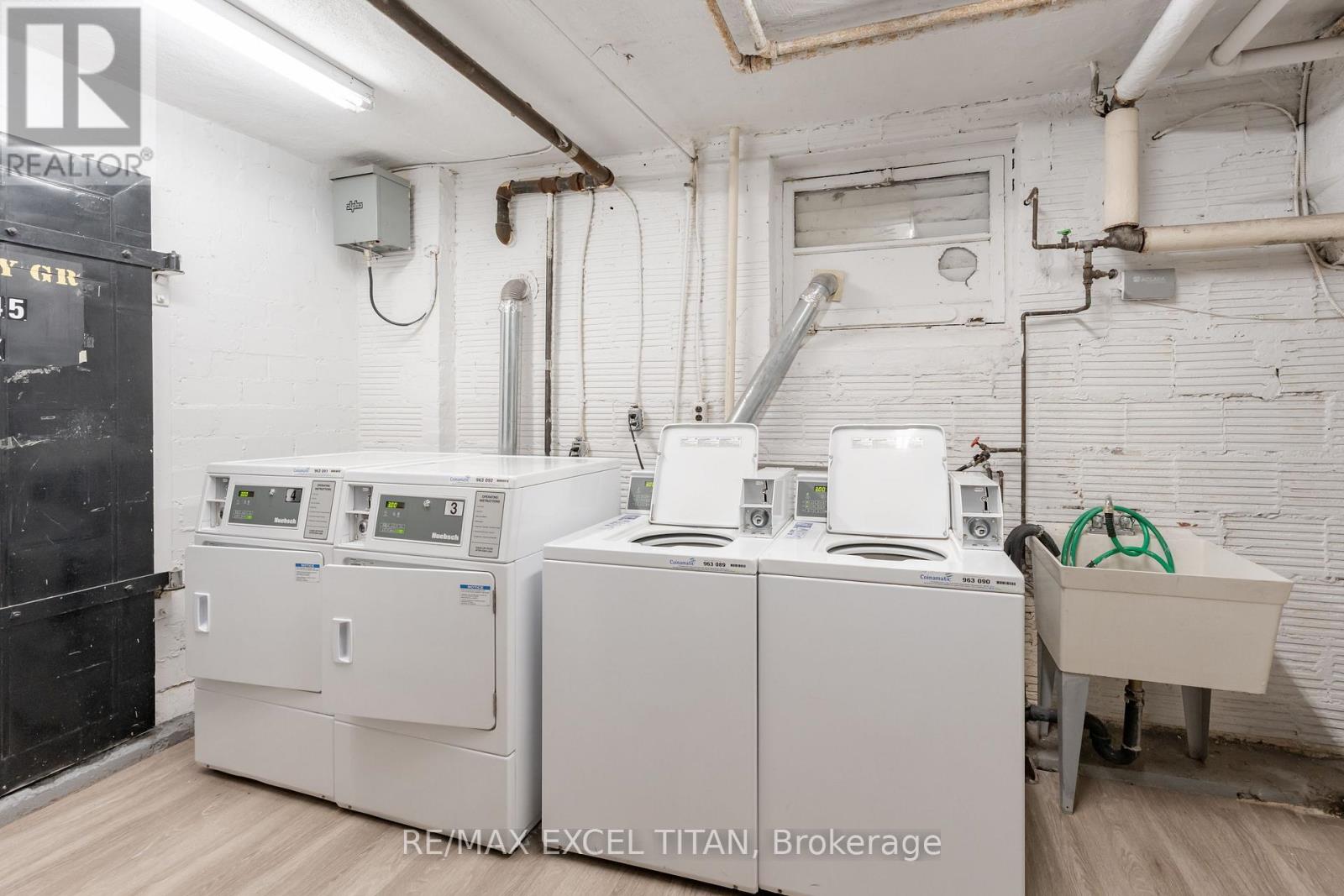 35 - 8 Mallory Gardens, Toronto, Ontario  M4V 2A6 - Photo 14 - C13472490