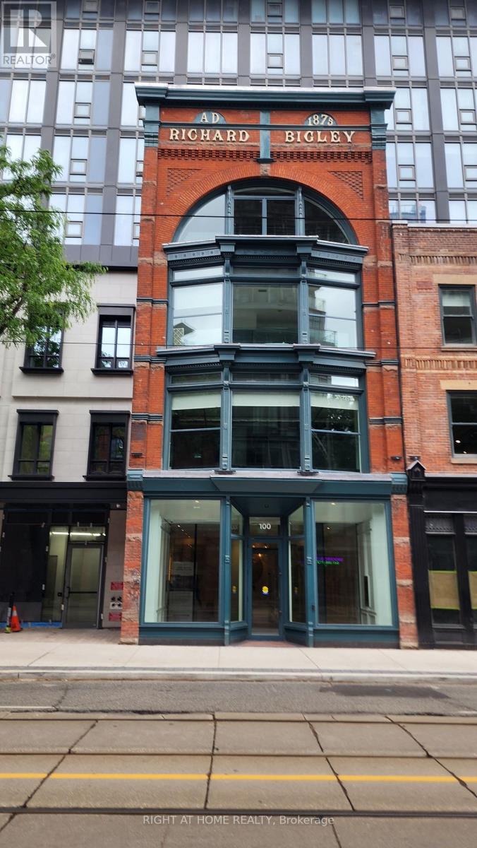 1503 - 100 Queen Street E, Toronto, Ontario  M5C 0B5 - Photo 2 - C13472500