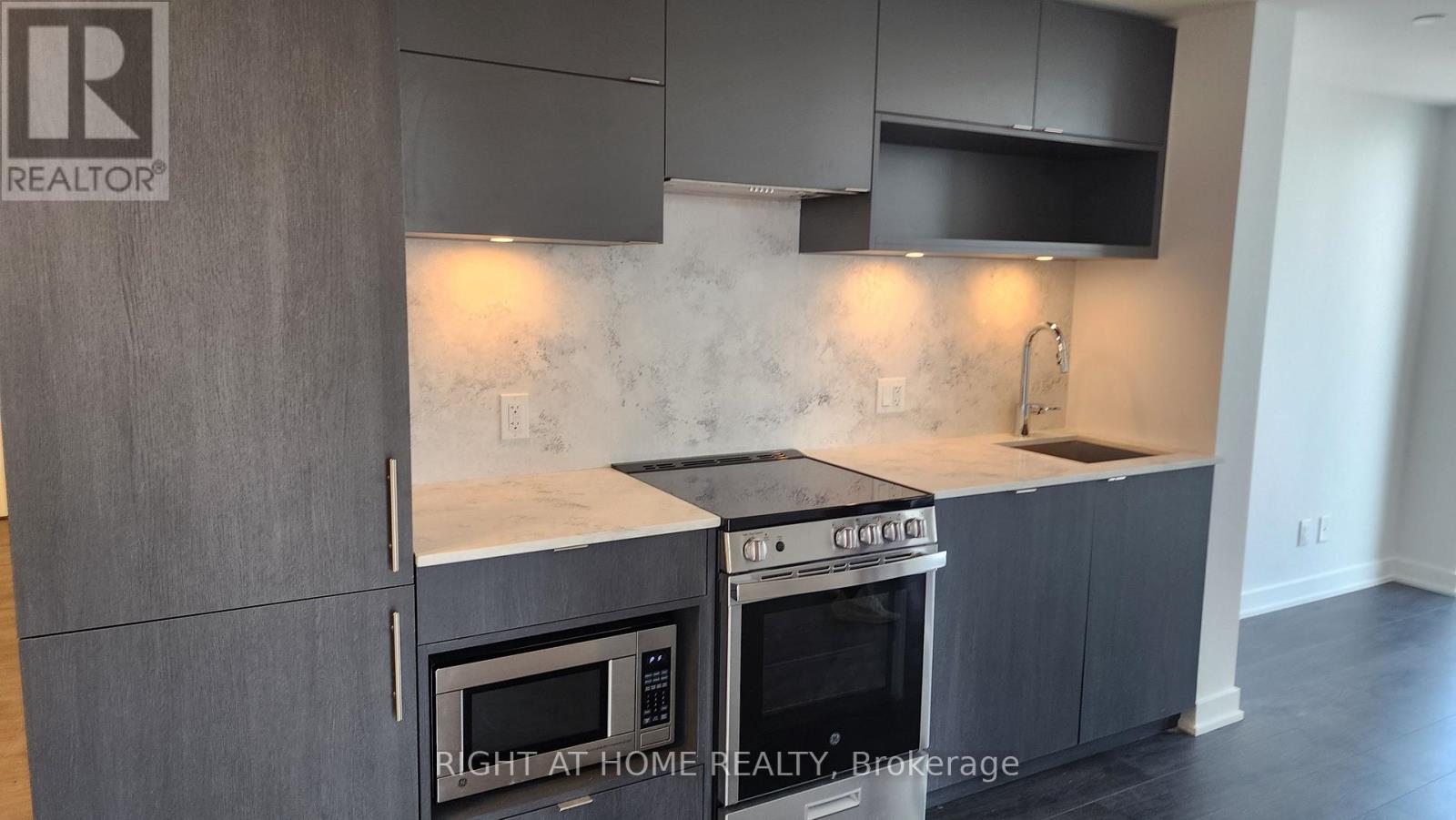 1503 - 100 Queen Street E, Toronto, Ontario  M5C 0B5 - Photo 8 - C13472500