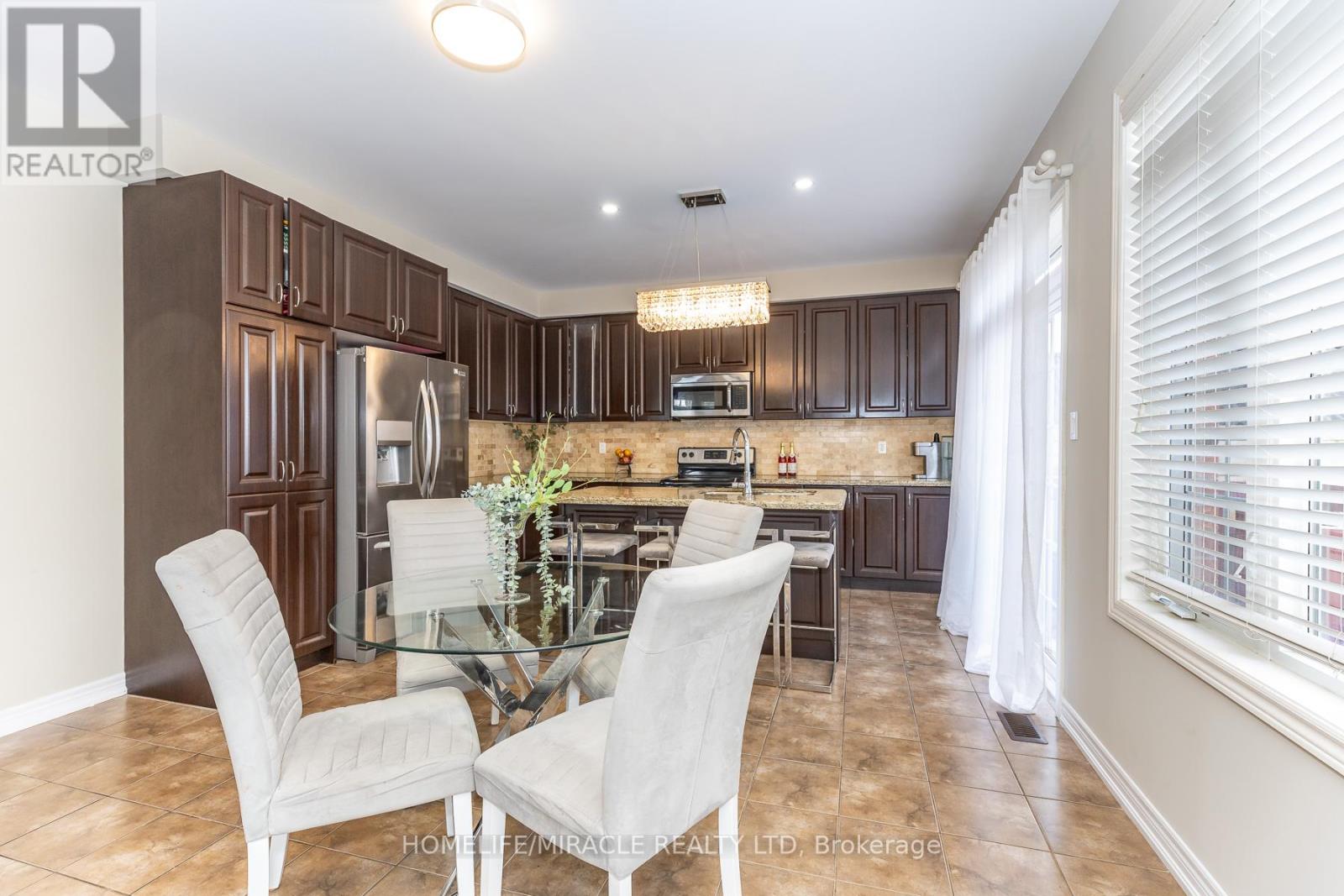 180 Bonnie Braes Drive, Brampton, Ontario  L6Y 5Y7 - Photo 11 - W13461320