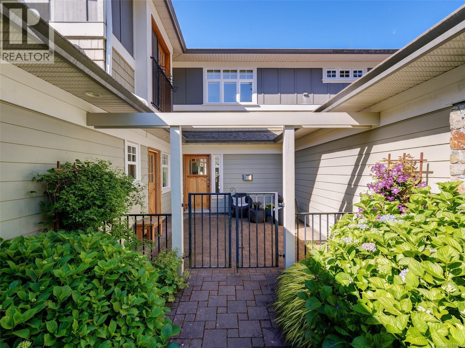 566 Caselton Pl, Saanich, British Columbia  V8Z 7Y5 - Photo 35 - 1037099