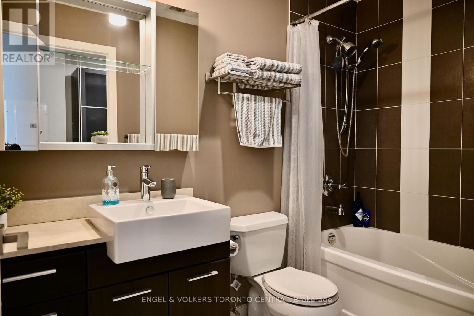 2504 - 770 Bay Street, Toronto, Ontario  M5G 0A6 - Photo 27 - C13472520