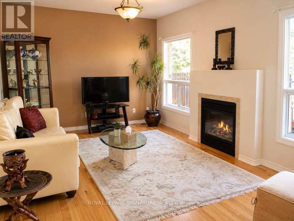 112 Barnwood Drive, Richmond Hill, Ontario L4E 5A2 - Photo 7 - N13239236