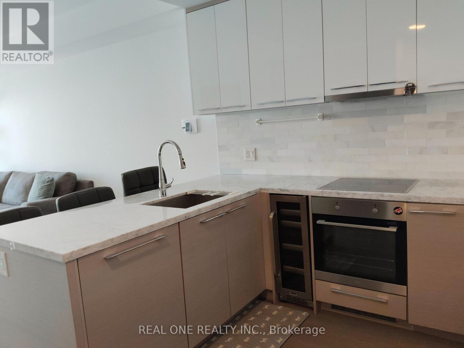 4911 - 488 University Avenue, Toronto, Ontario M5G 0C1 - Photo 4 - C13464908