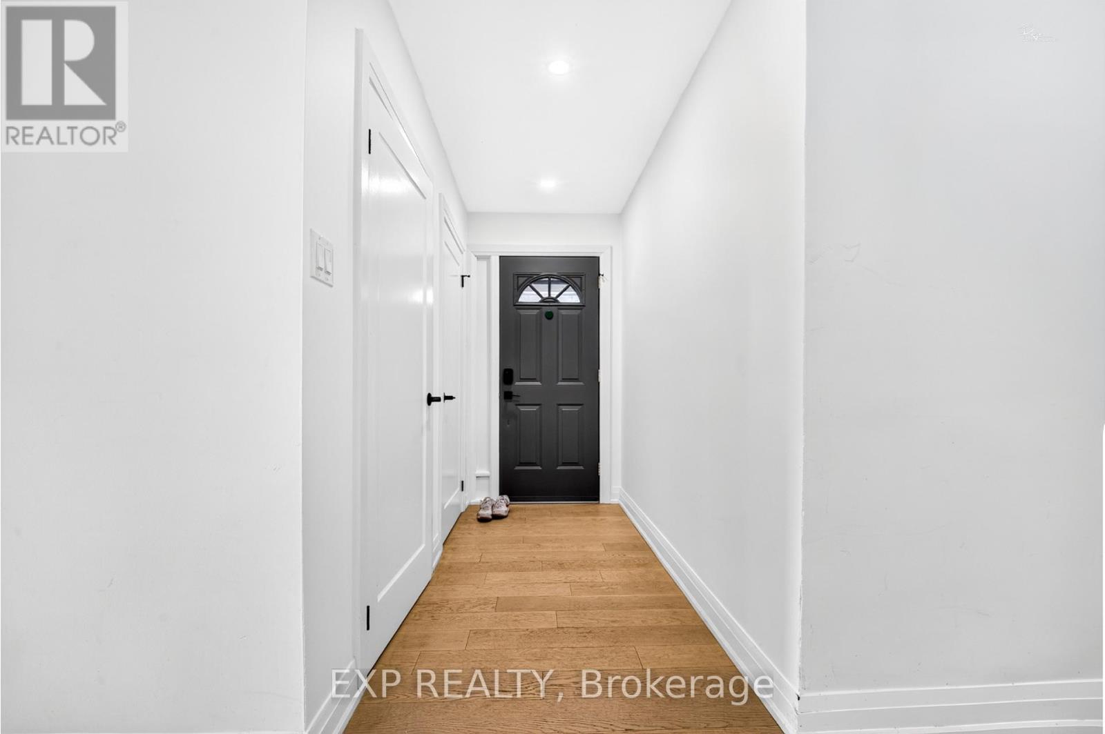 39 Treadgold Crescent, Toronto, Ontario  M3A 1X1 - Photo 2 - C13472548