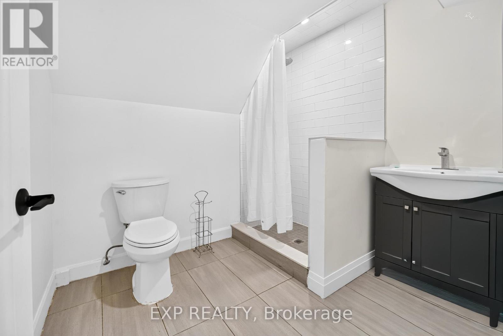 39 Treadgold Crescent, Toronto, Ontario  M3A 1X1 - Photo 22 - C13472548